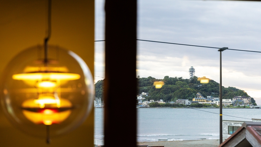 2024年９月OPEN！ビーチまで徒歩1分、窓から江ノ島オーシャンビューの貸切の宿