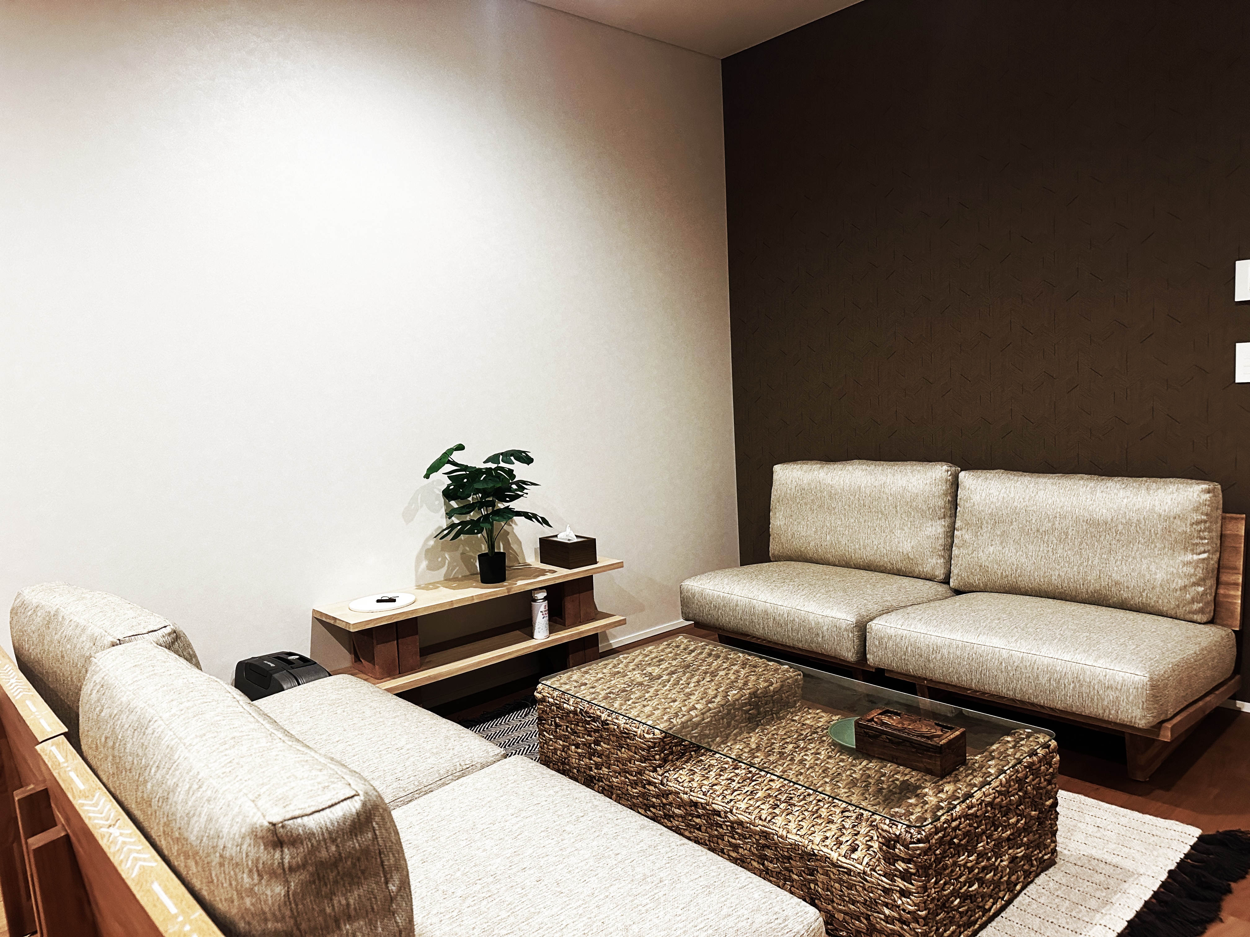 「くつろぎのひとときを演出する、快適なソファ」