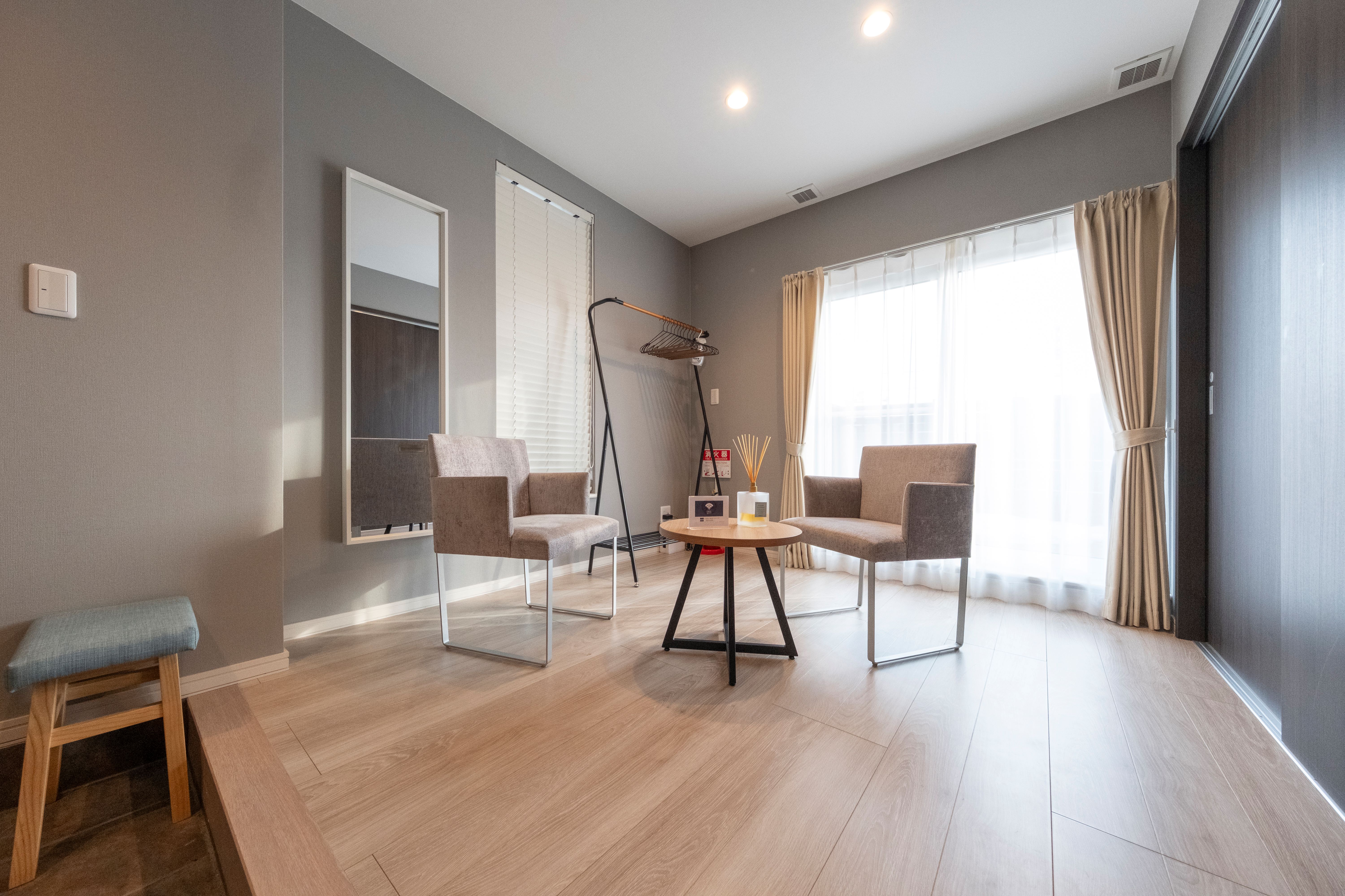 広々とした玄関前スペース