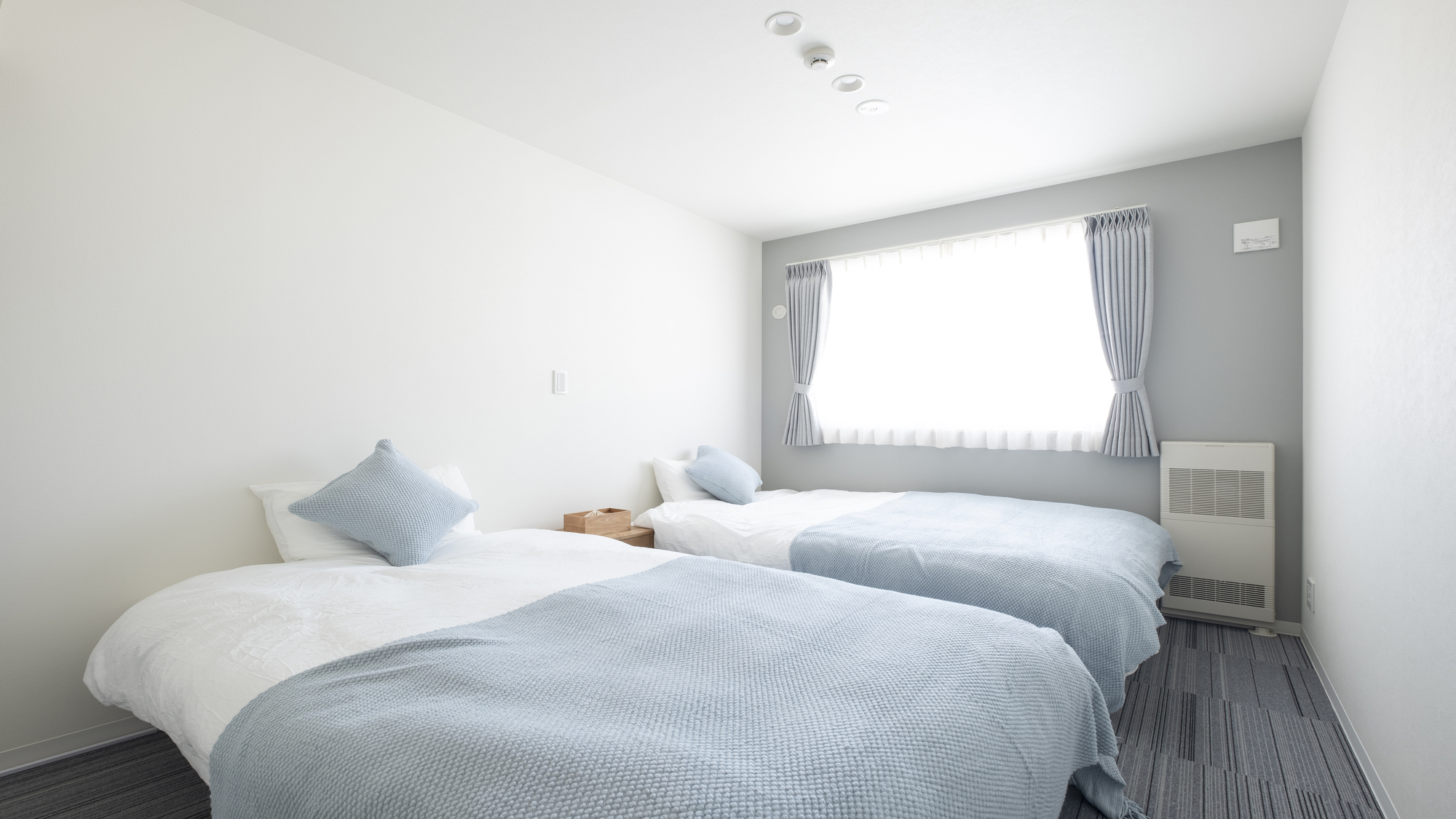 301◆寝室②：セミダブルベッド&times;2