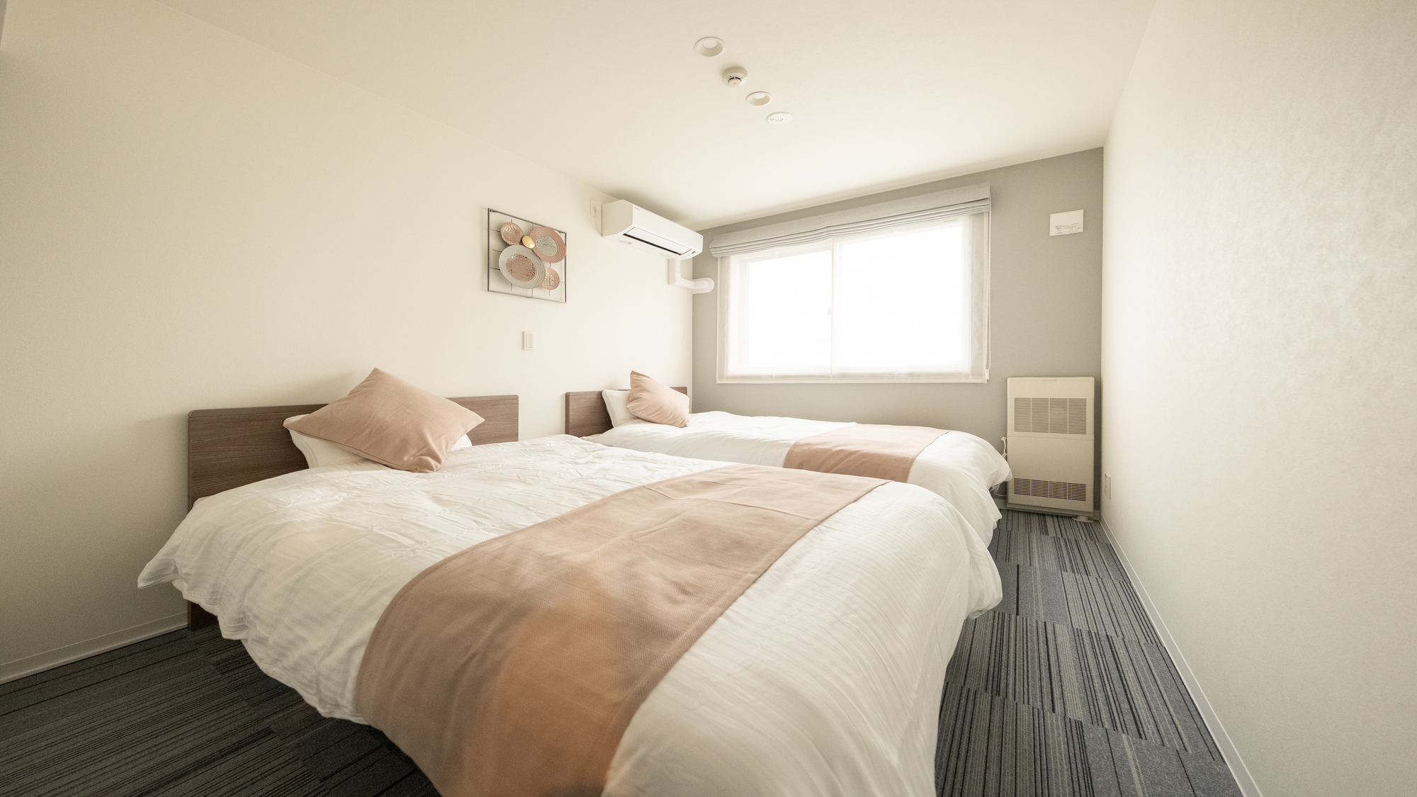 201◆寝室2：セミダブルベッド&times;2台