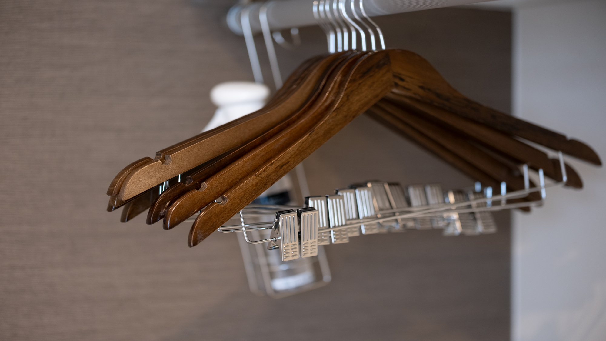 201◆ハンガー、衣類がけもございます