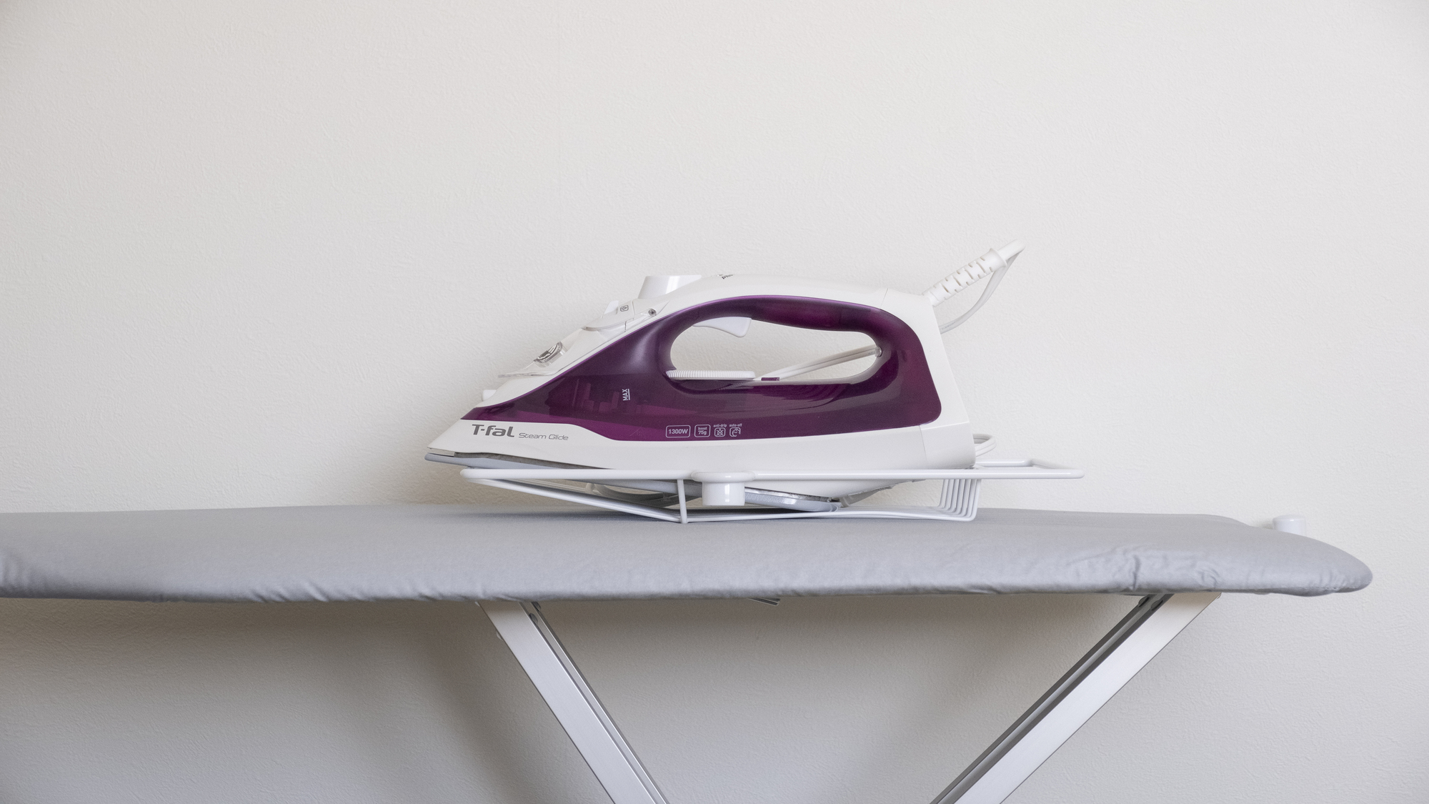 301◆アイロンも設置しているので滞在中の衣類の管理、身支度も安心です！