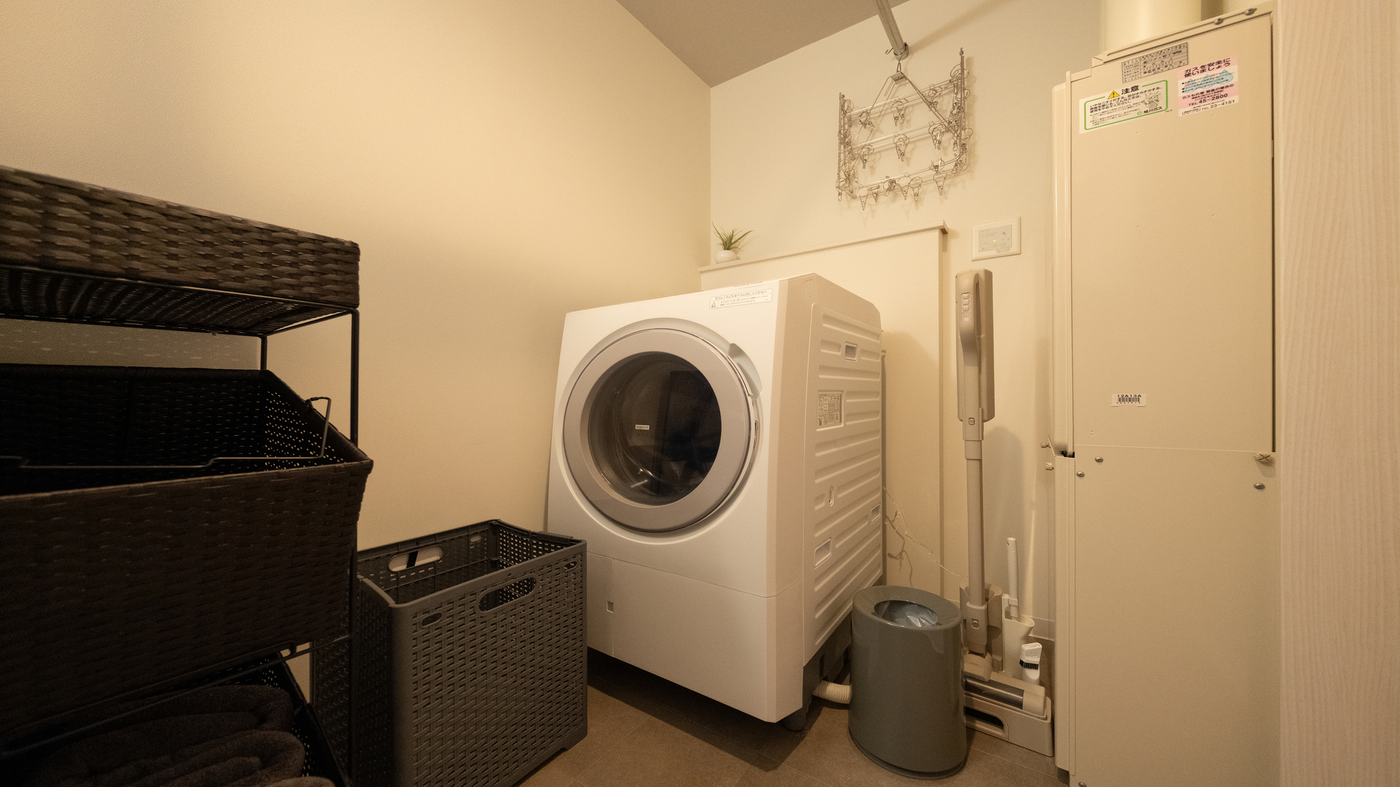 201◆ドラム式洗濯機完備で長期滞在の洗濯も安心です！