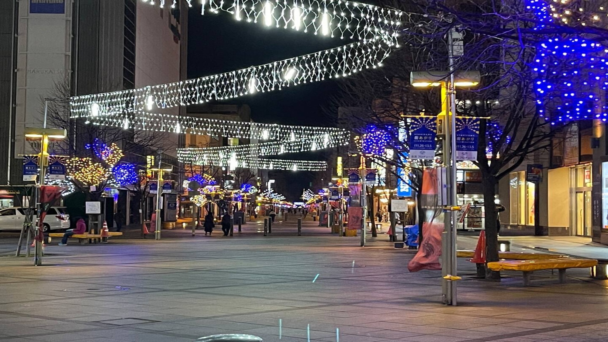 旭川駅前の賑わい