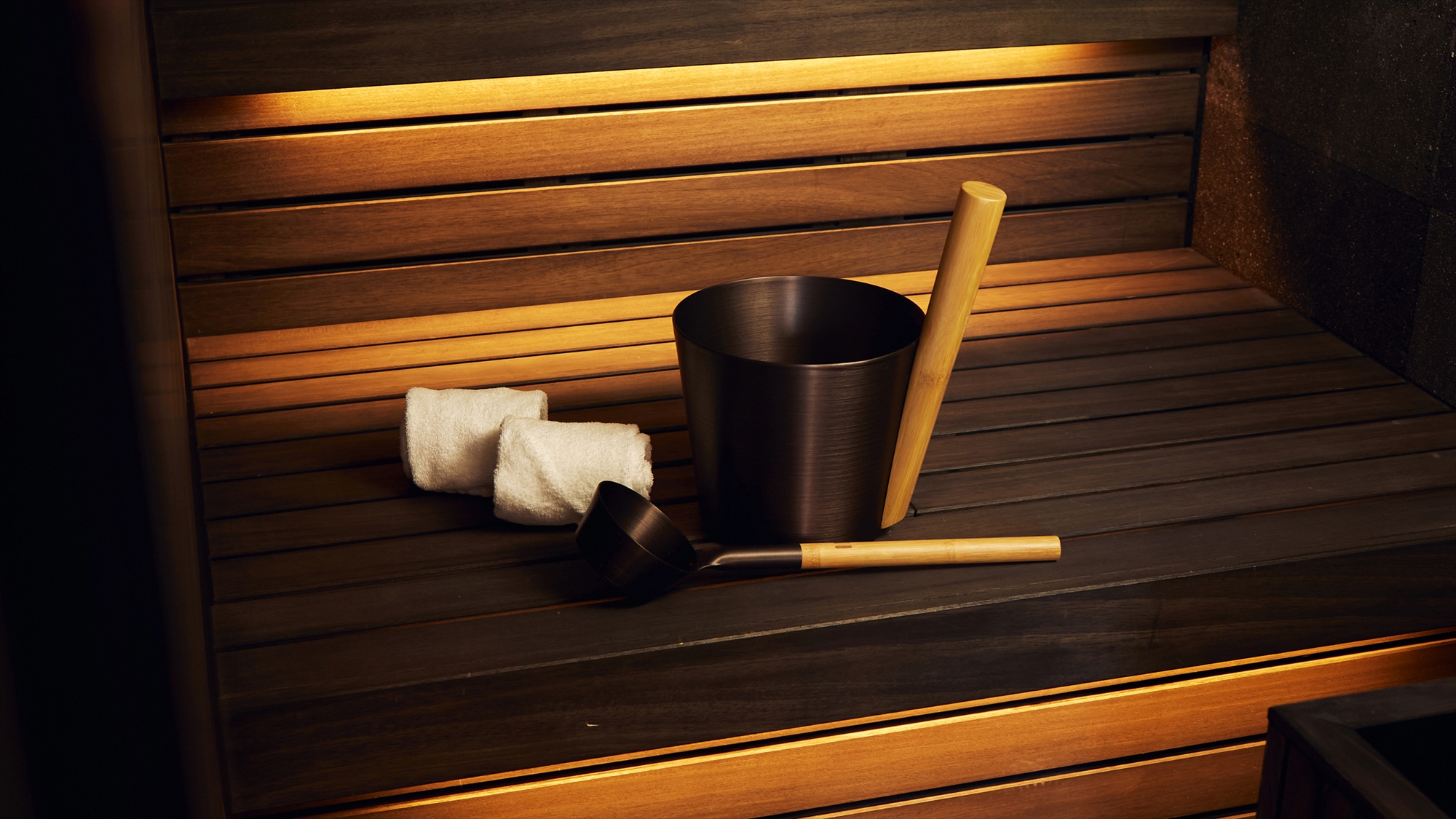 ｜プライベートサウナと外気浴スペース｜