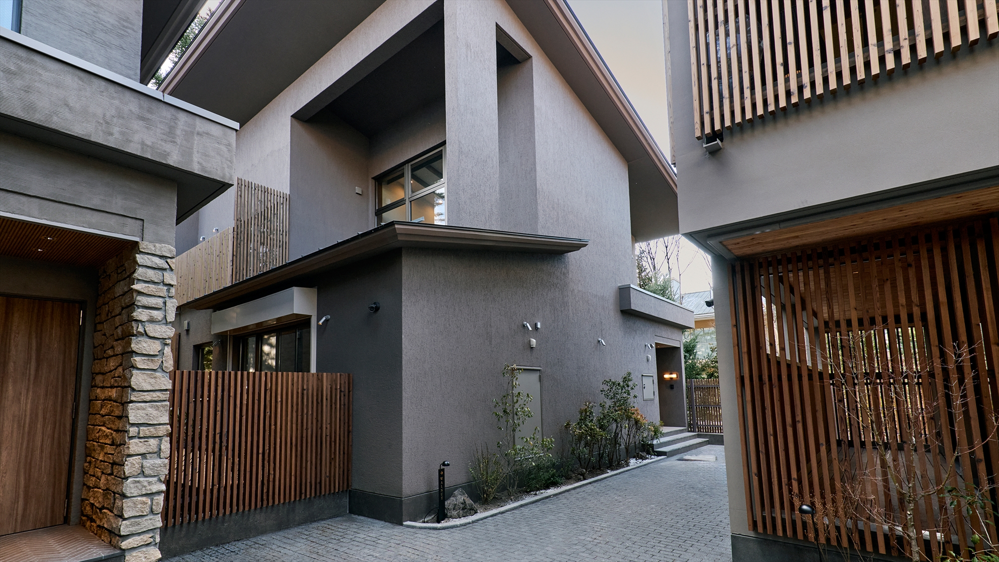 ｜WALNUT｜2LDK・192平米