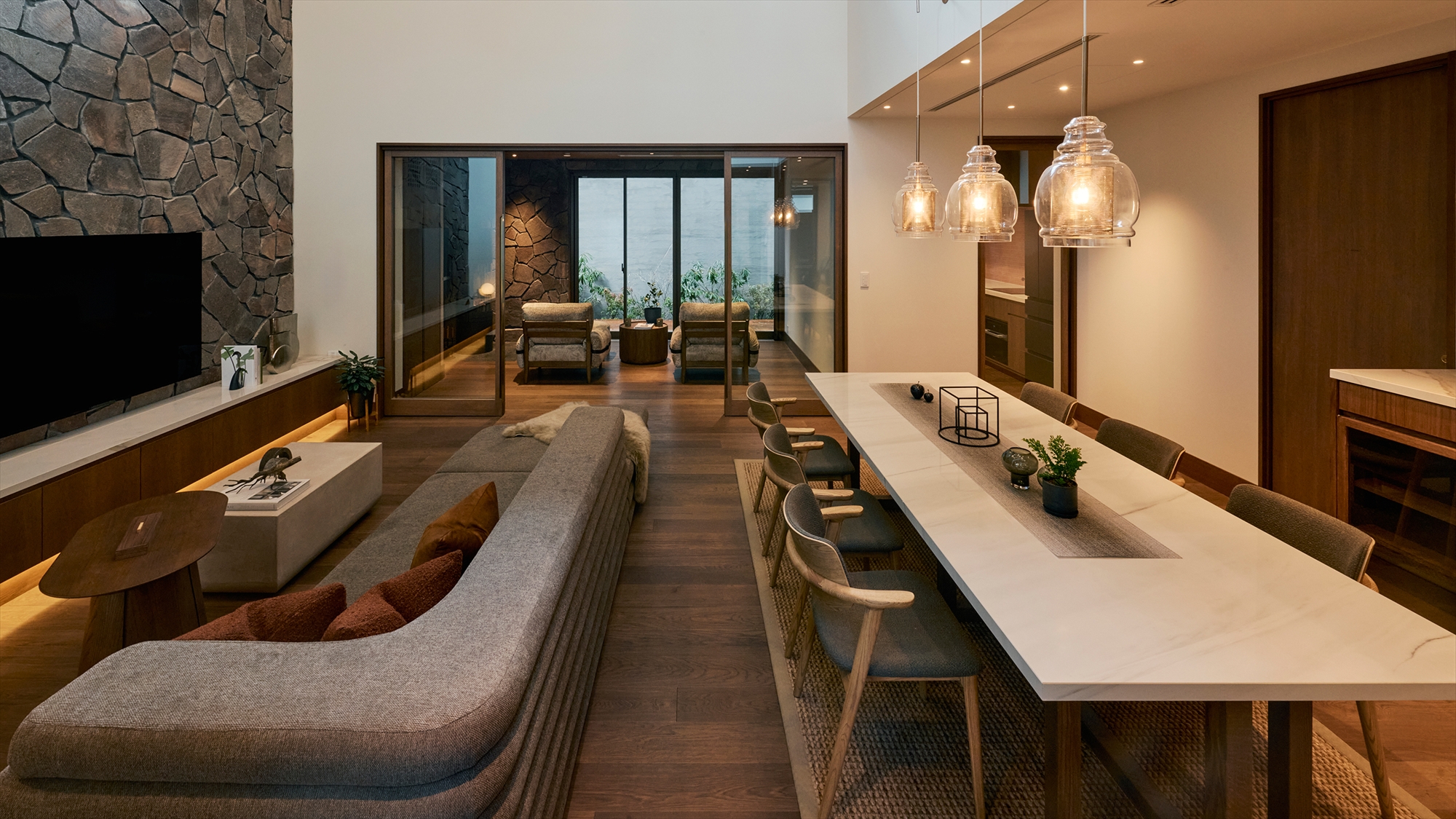 ｜WALNUT｜2LDK・192平米