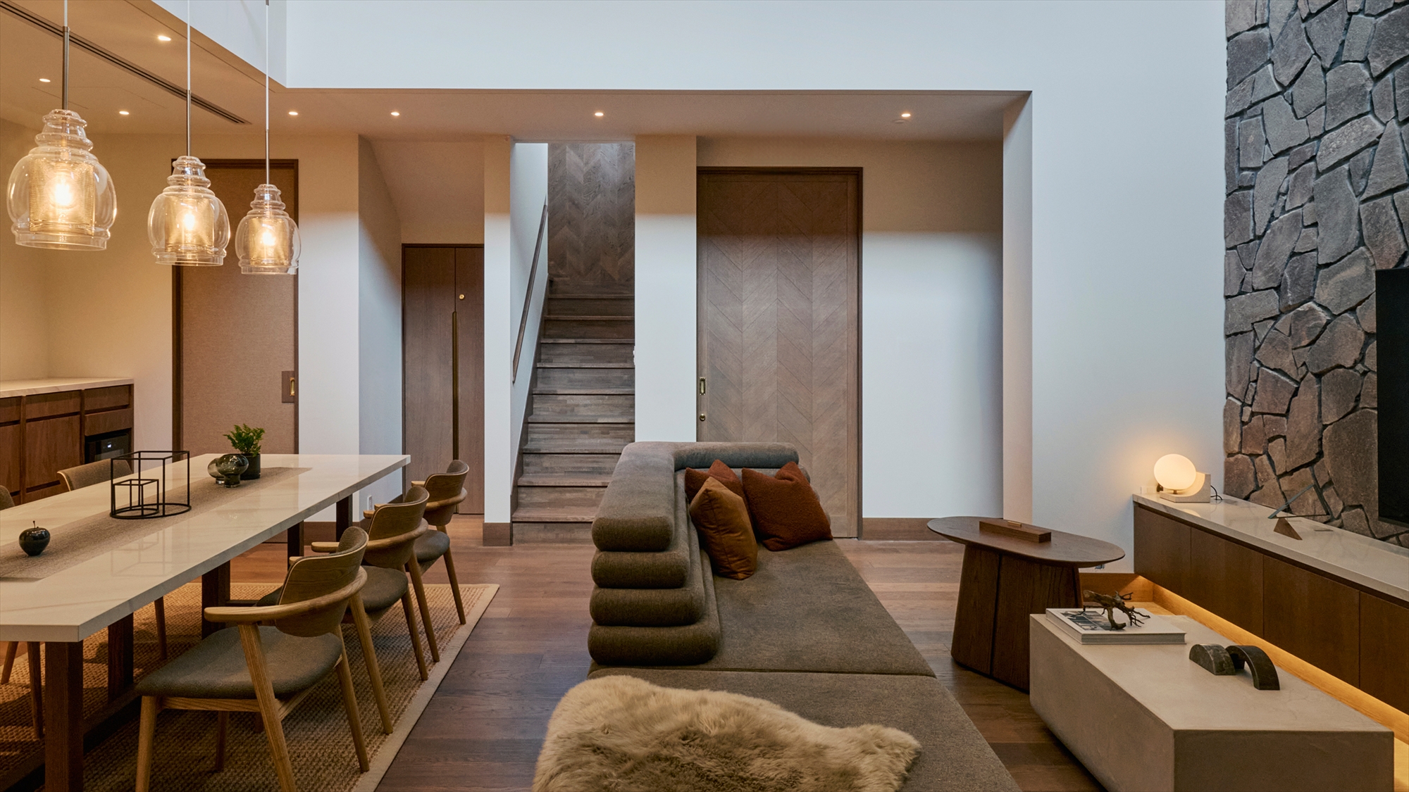 ｜WALNUT｜2LDK・192平米