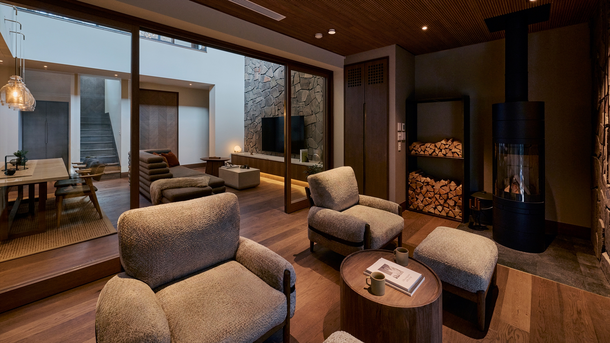 ｜WALNUT｜2LDK・192平米