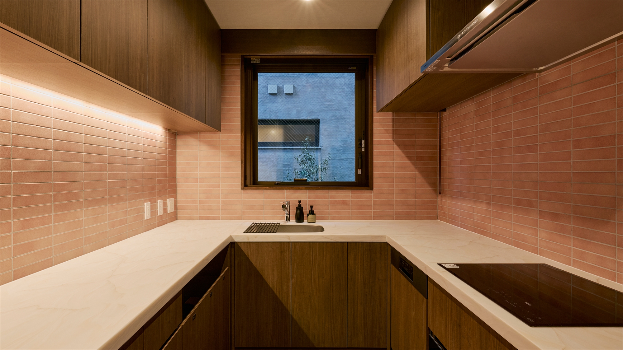 ｜WALNUT｜2LDK・192平米