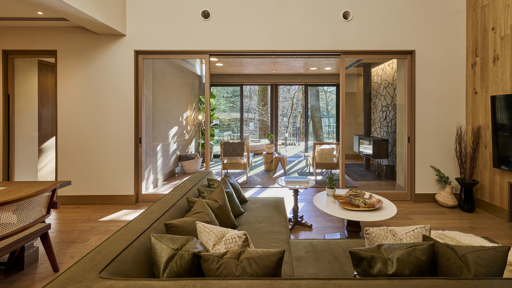 プライベートヴィラ｜SARASARA｜2LDK・188平米。サウナ・ジャグジーバス完備