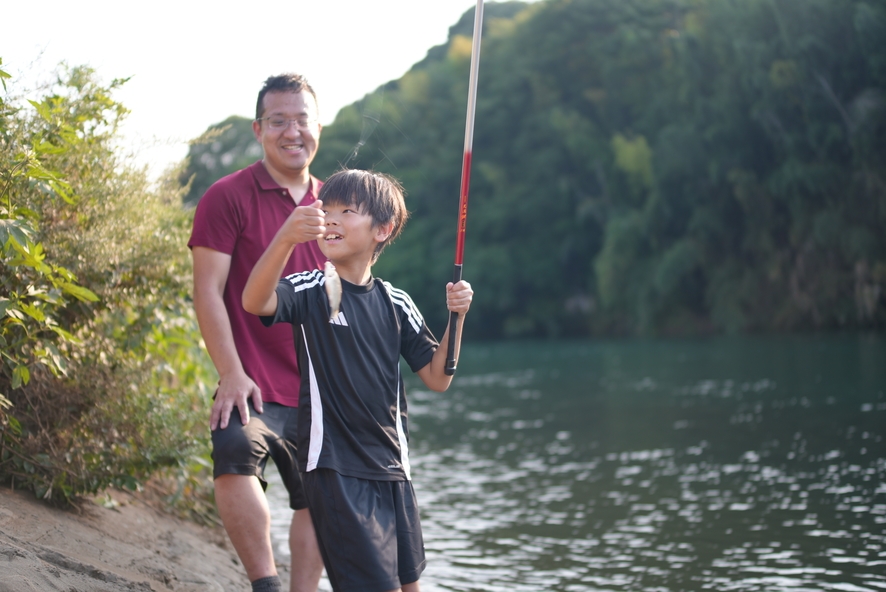 素泊まりプラン【川釣りツアー付き】◇伊豆の川で魚釣りを楽しもう！子供と一緒に体験できるツアー付き