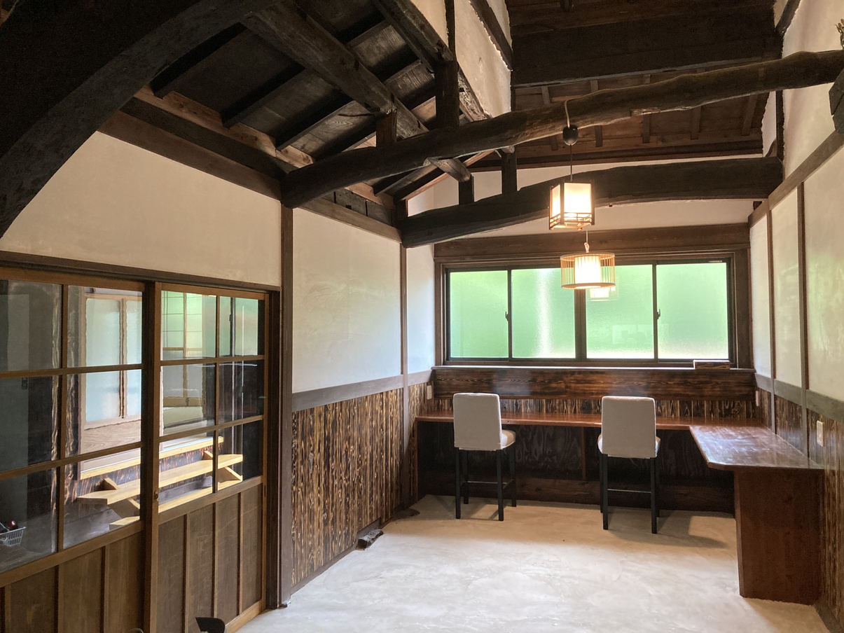 ダイニングテーブル