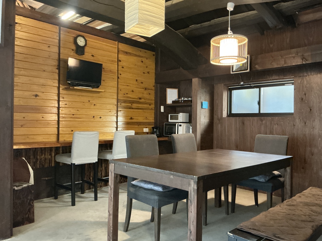 ダイニングテーブル