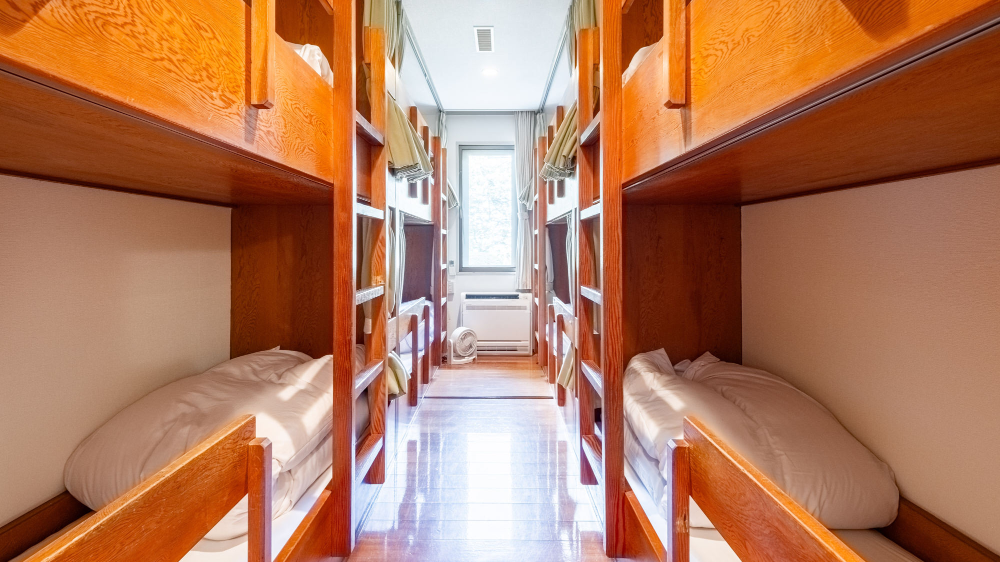 【禁煙】和洋室（トイレ付、バス共有）