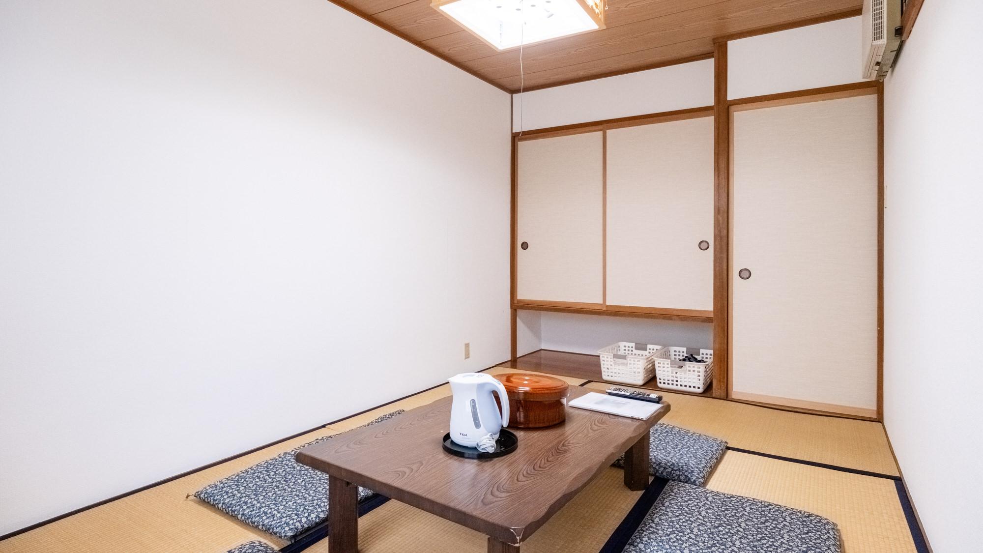 【禁煙】和洋室（トイレ付、バス共有）