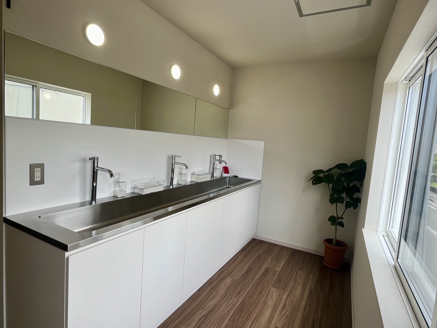 【女子旅・一人旅】2024年OPENのモダンな隠れ家。清潔な個室ロッジで過ごす富山の休日（素泊まり）