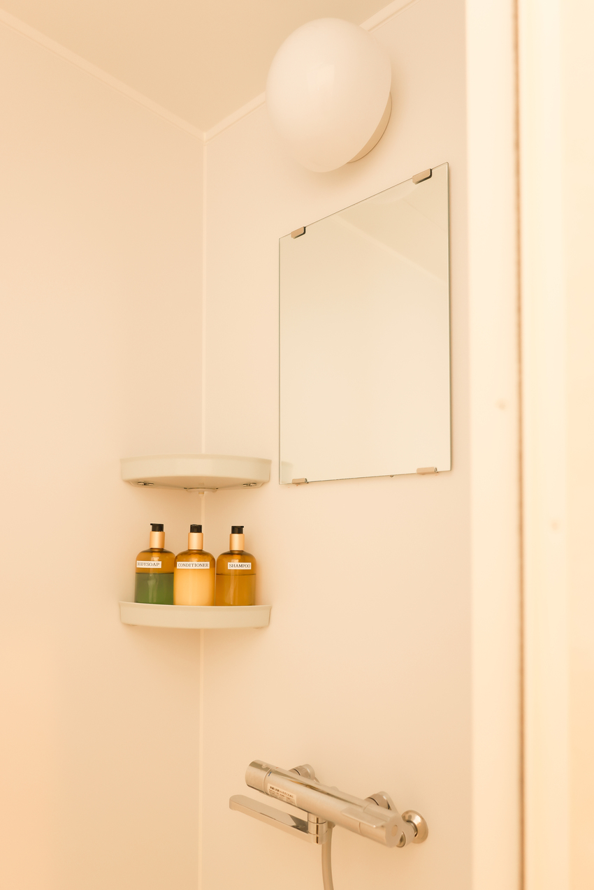 【水回り】室内に専用のシャワールームがあります。