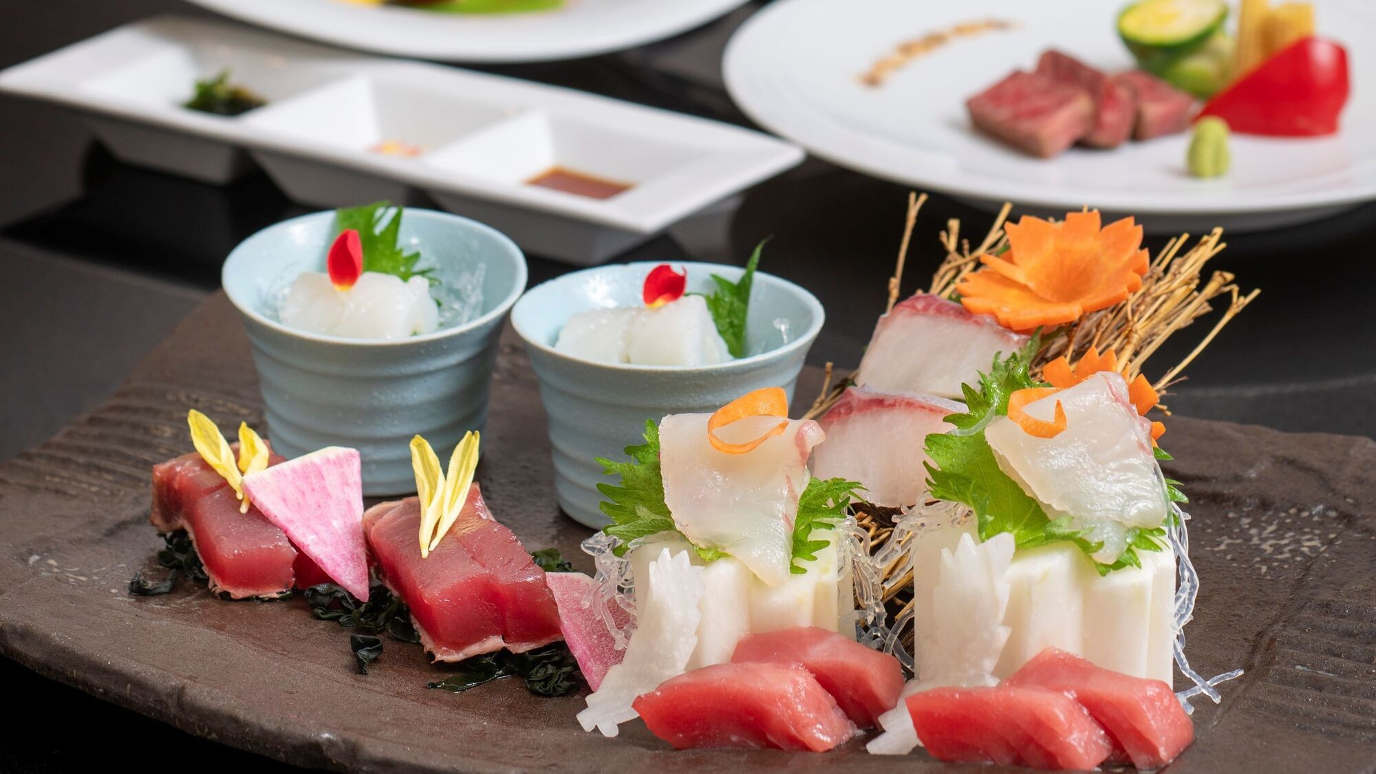 【2026春】志摩里海会席《伊勢海老》と《国産牛》を堪能いただける当施設一押しのプラン♪