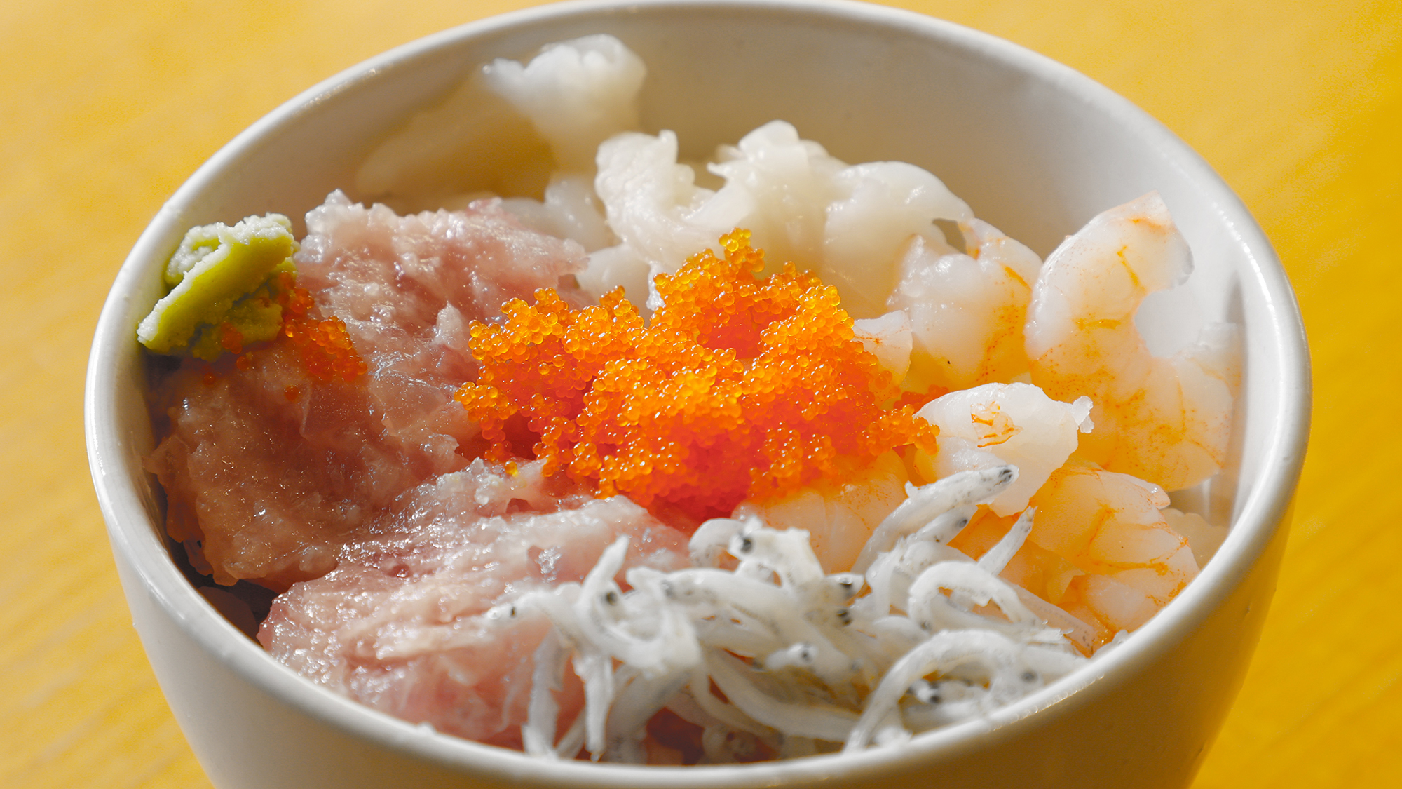 【朝食】地元地魚を使った特製「のっけ丼」