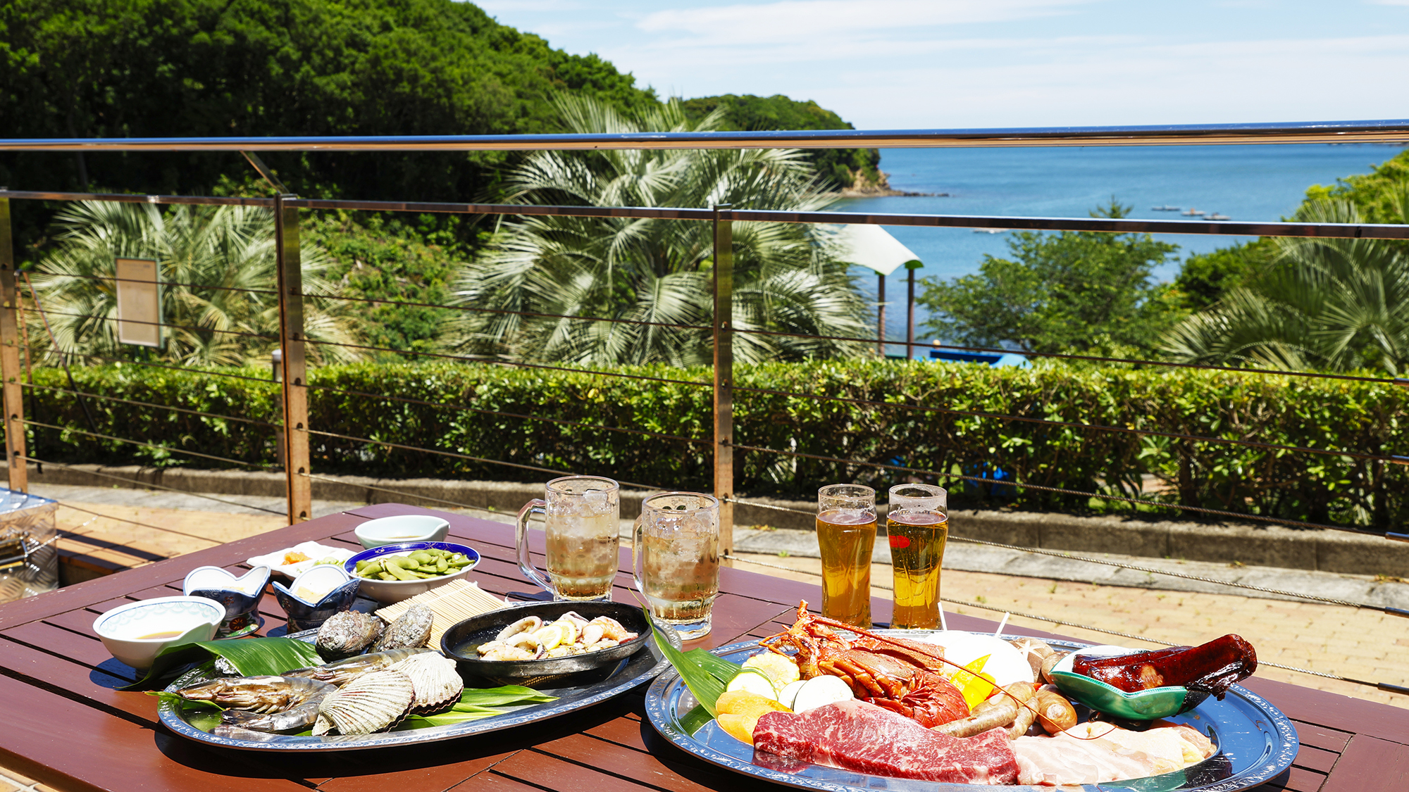 【ベーシックBBQ】開放的なテラスで、清々しい空気と壮大なパノラマビュー