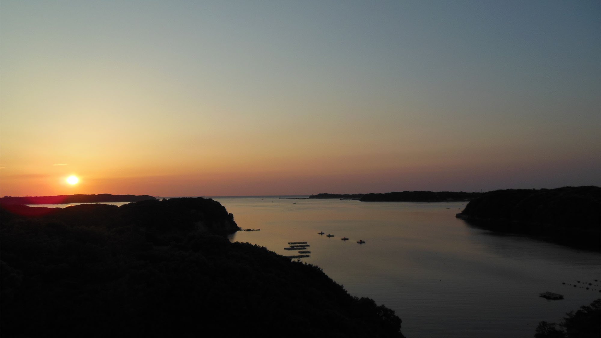 ◆的矢湾の雄大な景観美（客室テラスより）A