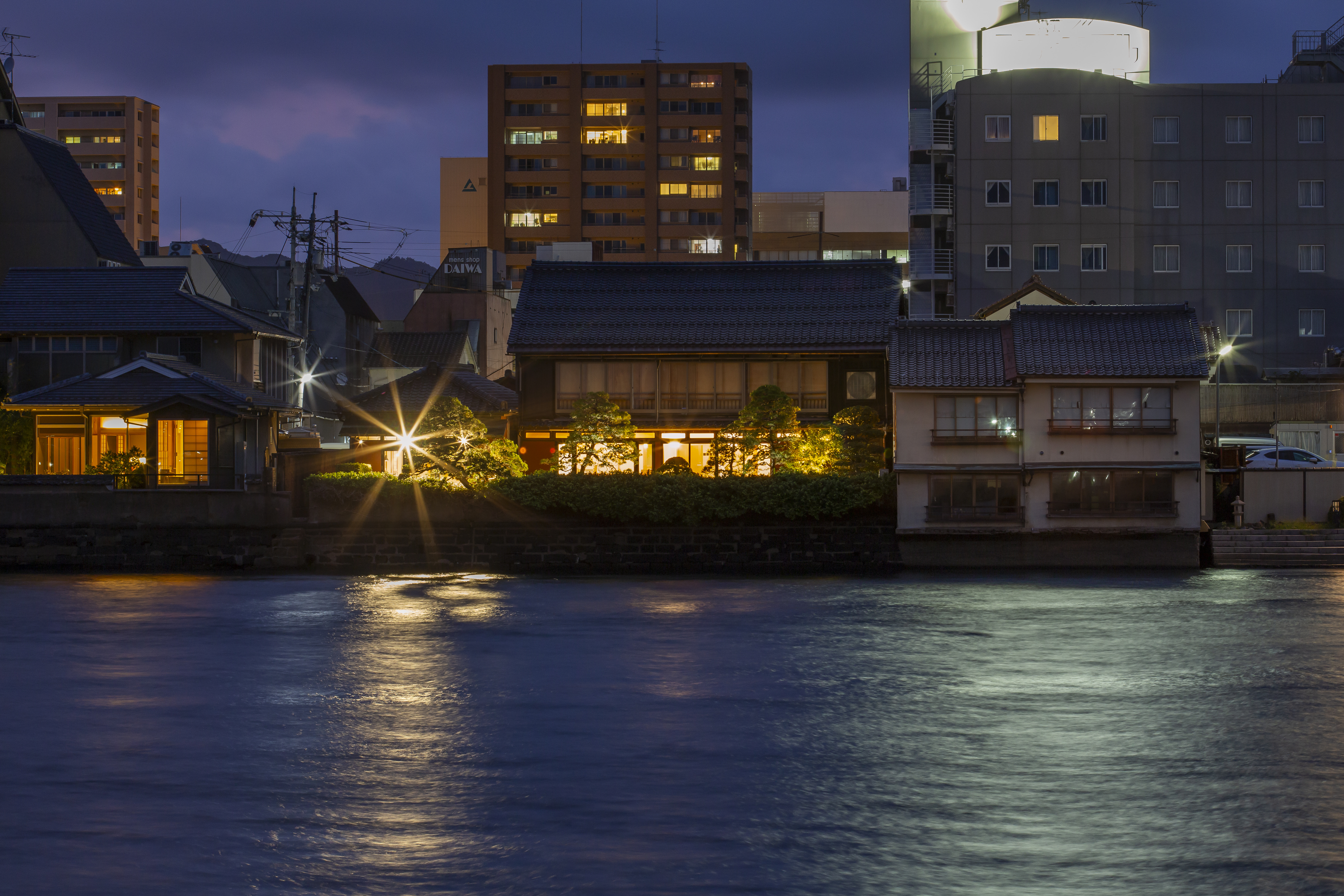 周辺／夜景　