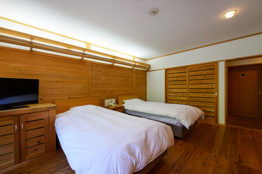 山荘棟 洋室10帖　れんげつつじ・こまくさ・やなぎらん