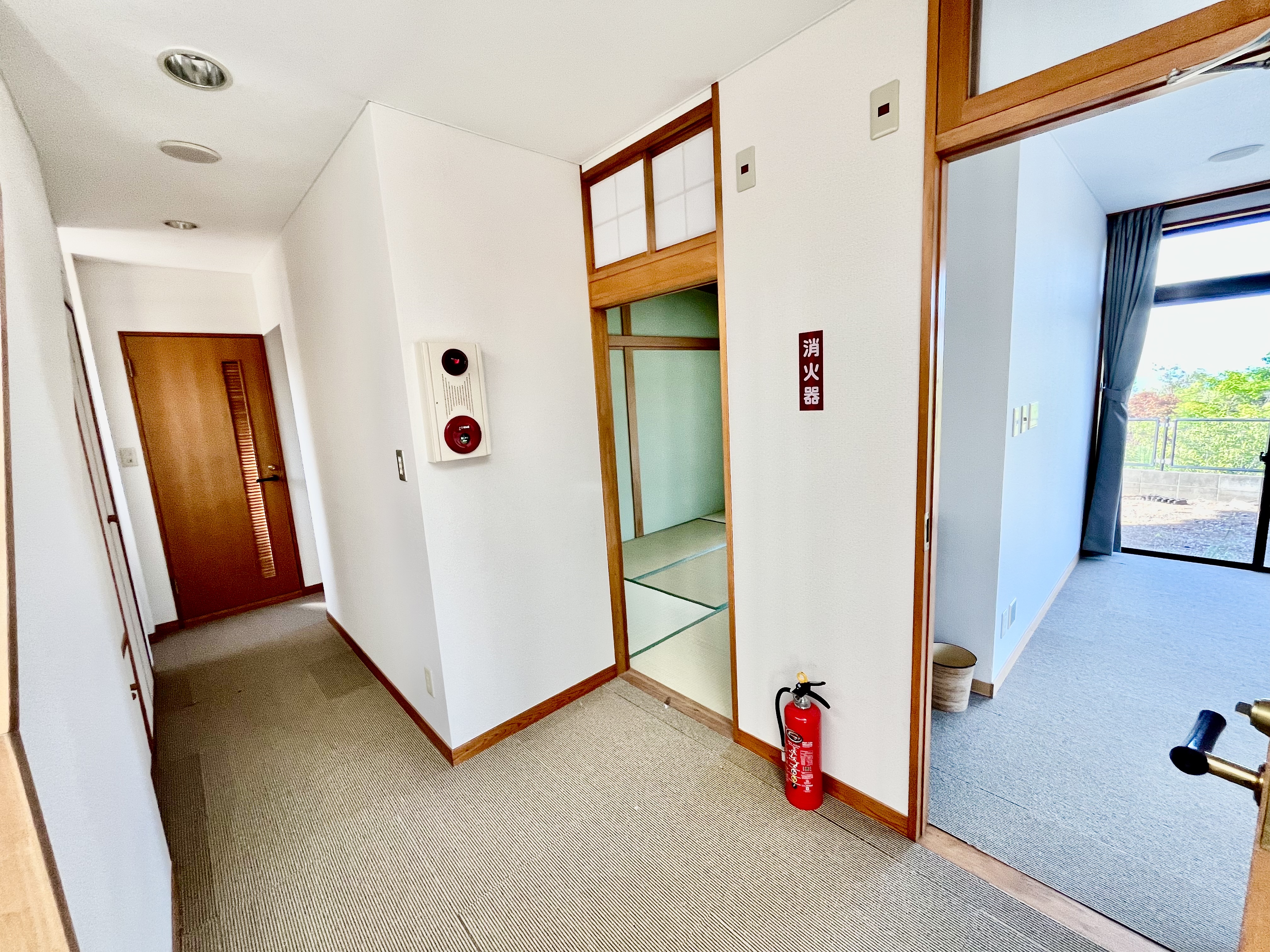 別館　1階　廊下