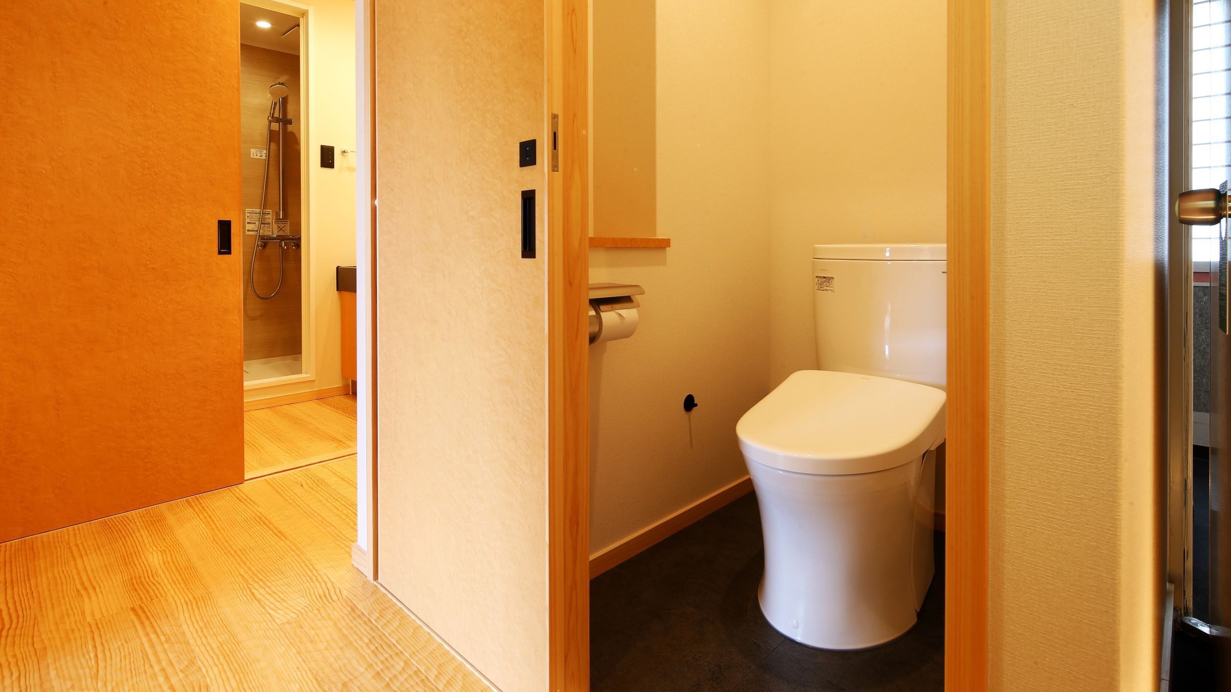 ＜最上階リニューアル＞【海側12.5畳和室】：トイレ