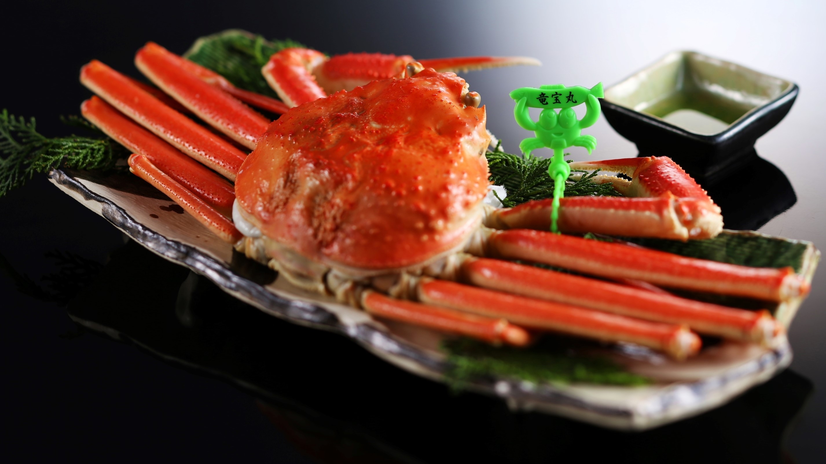 【冬のご褒美旅】「松葉蟹」茹でガニ1杯付き！冬の味覚を贅沢に味わう！＜松葉蟹付き会席／2食付＞