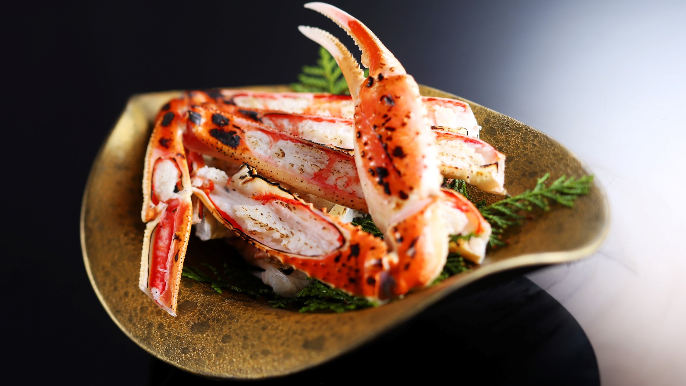 【冬のご褒美旅】「松葉蟹」茹でガニ1杯付き！冬の味覚を贅沢に味わう！＜松葉蟹付き会席／2食付＞