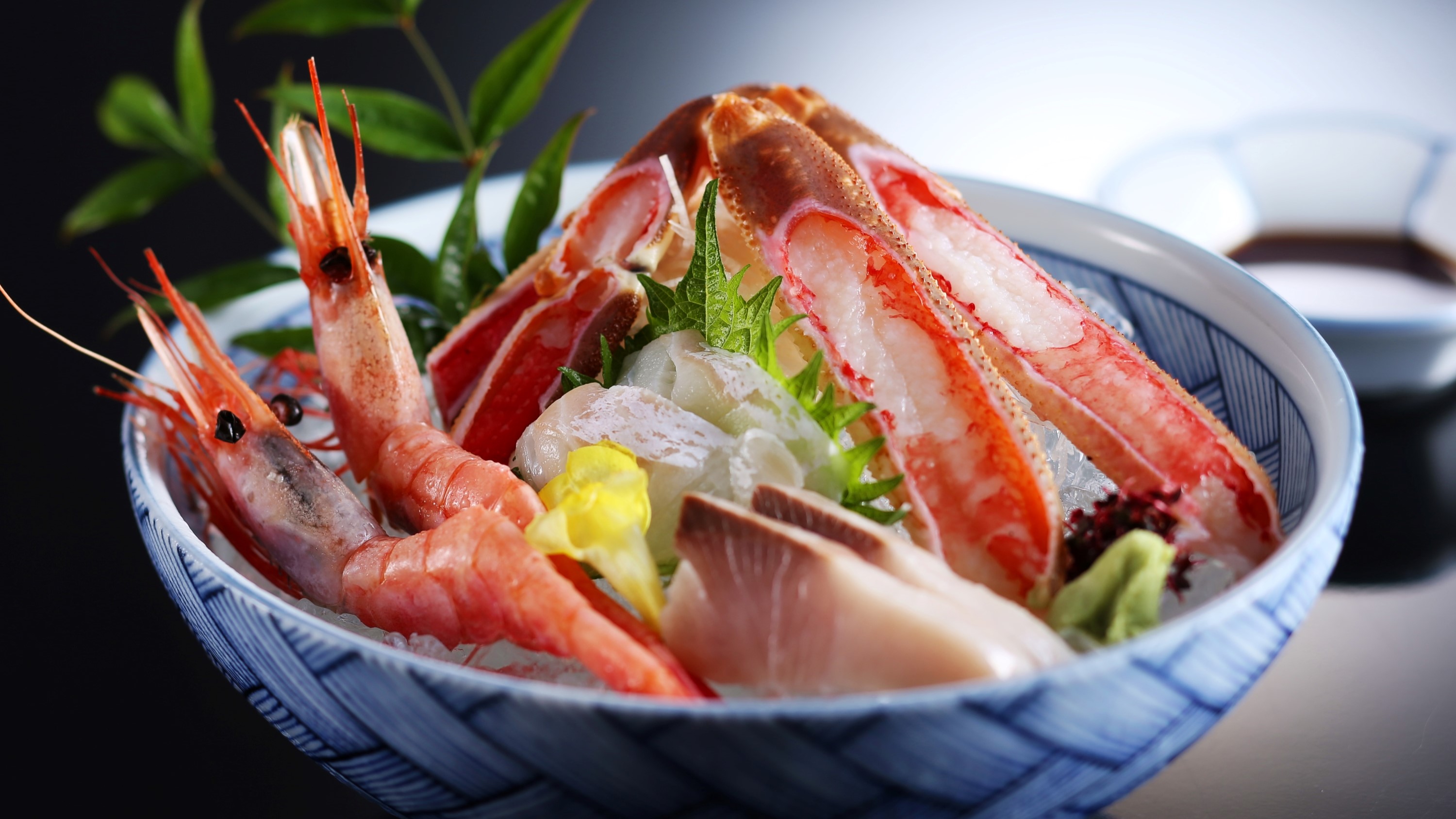 カニ刺しと鮮魚の刺身