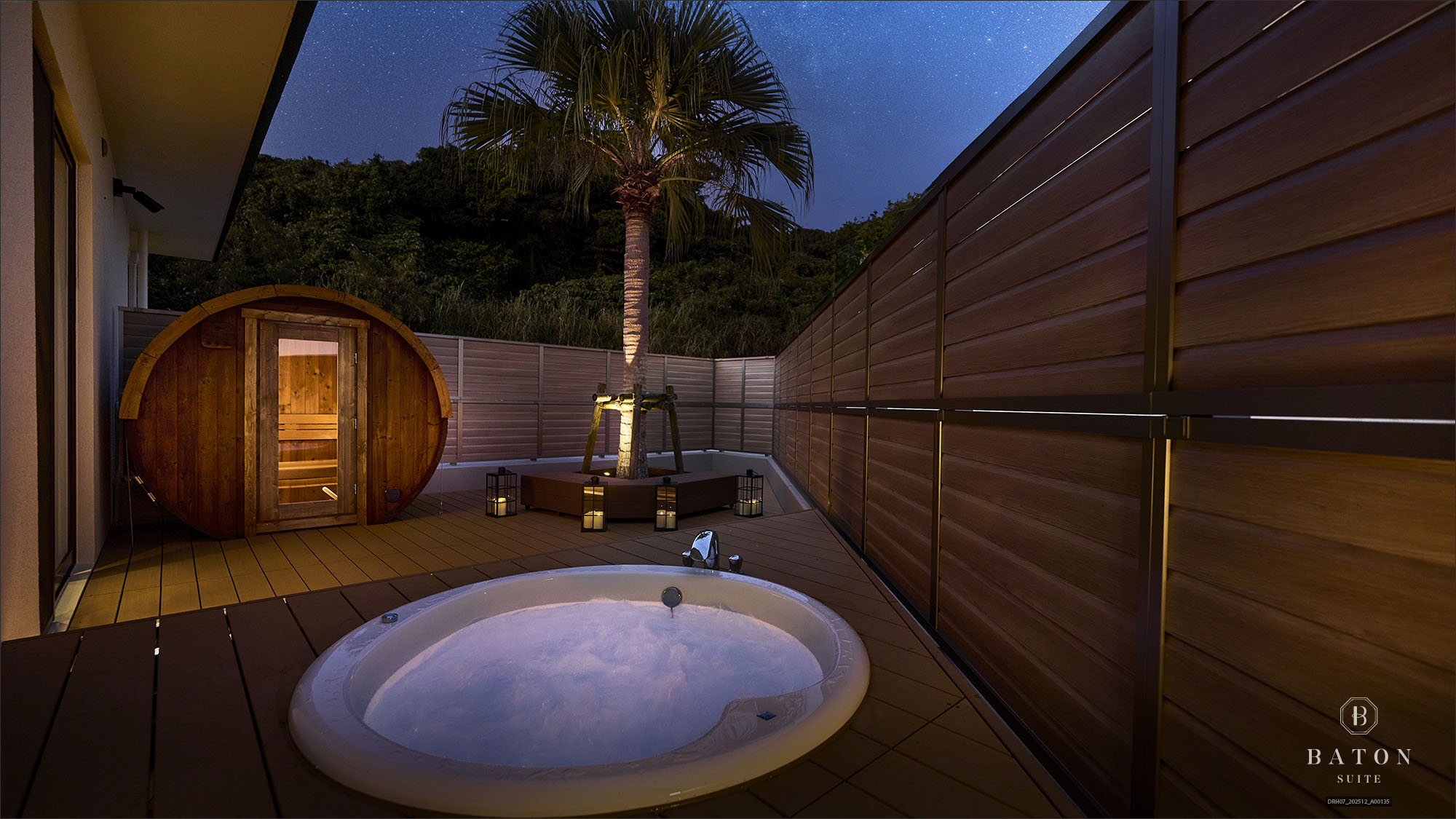 BATONヴィラスイート（プライベートサウナ＆ジャグジー）