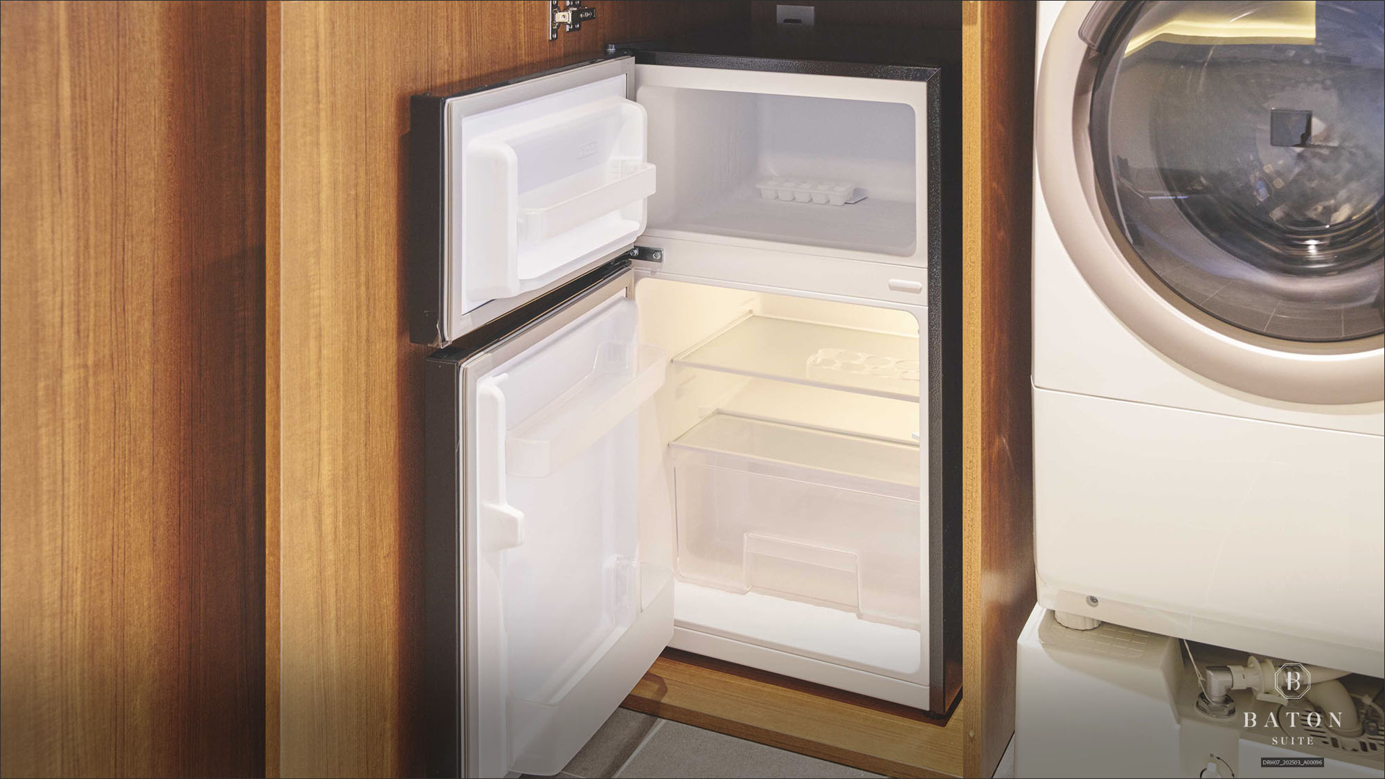 【全室完備】冷凍機能付き冷蔵庫