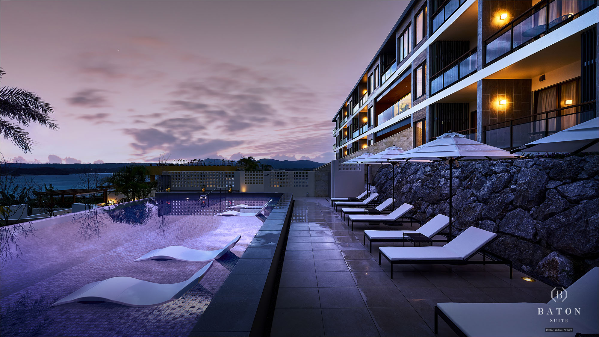 プール（営業期間：4月～10月　営業時間：8:00～20:00）