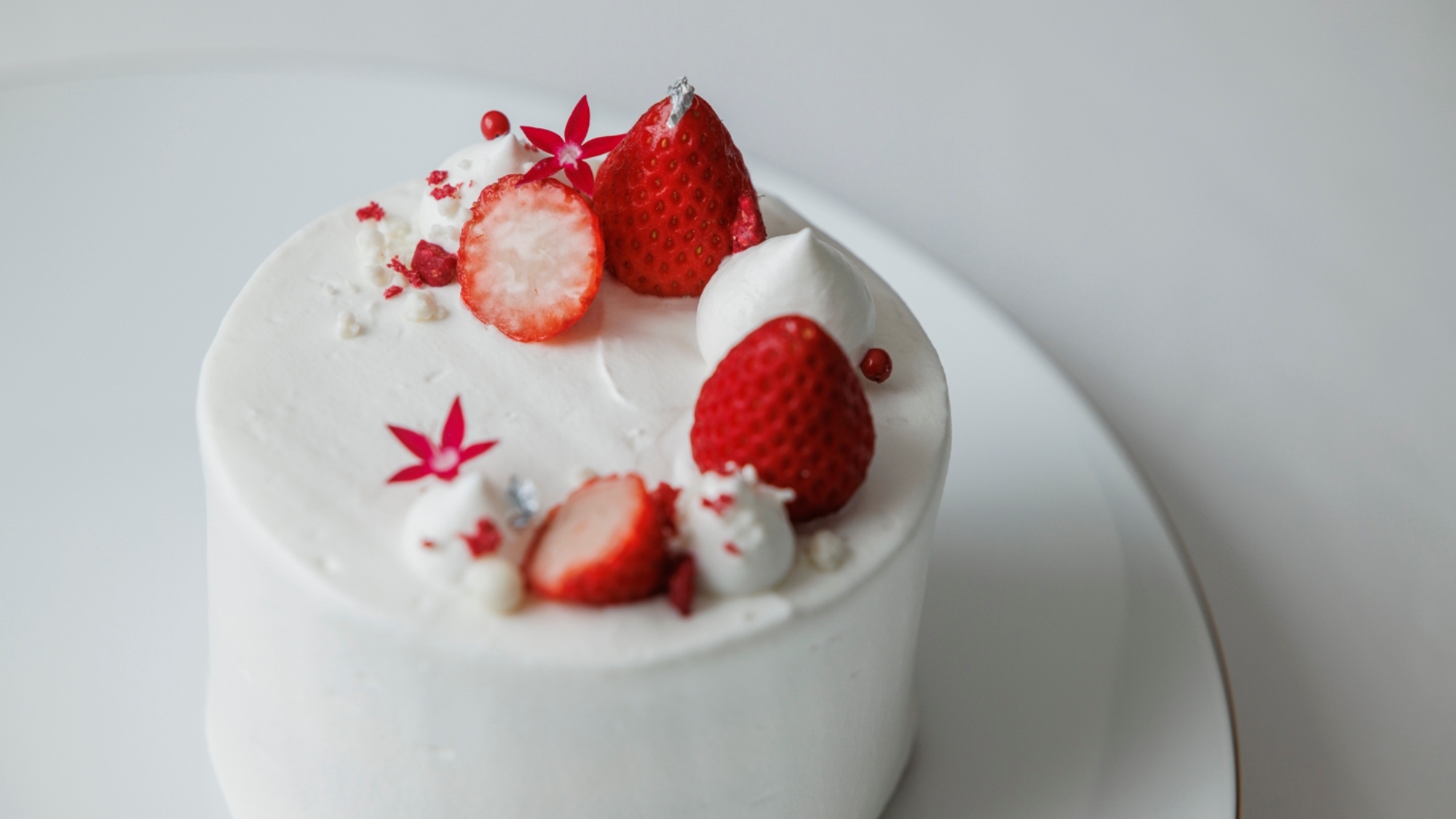 【記念日プラン】大切な一夜を心満たす余韻とともに。ケーキで祝う大人の記念日／1泊2食付