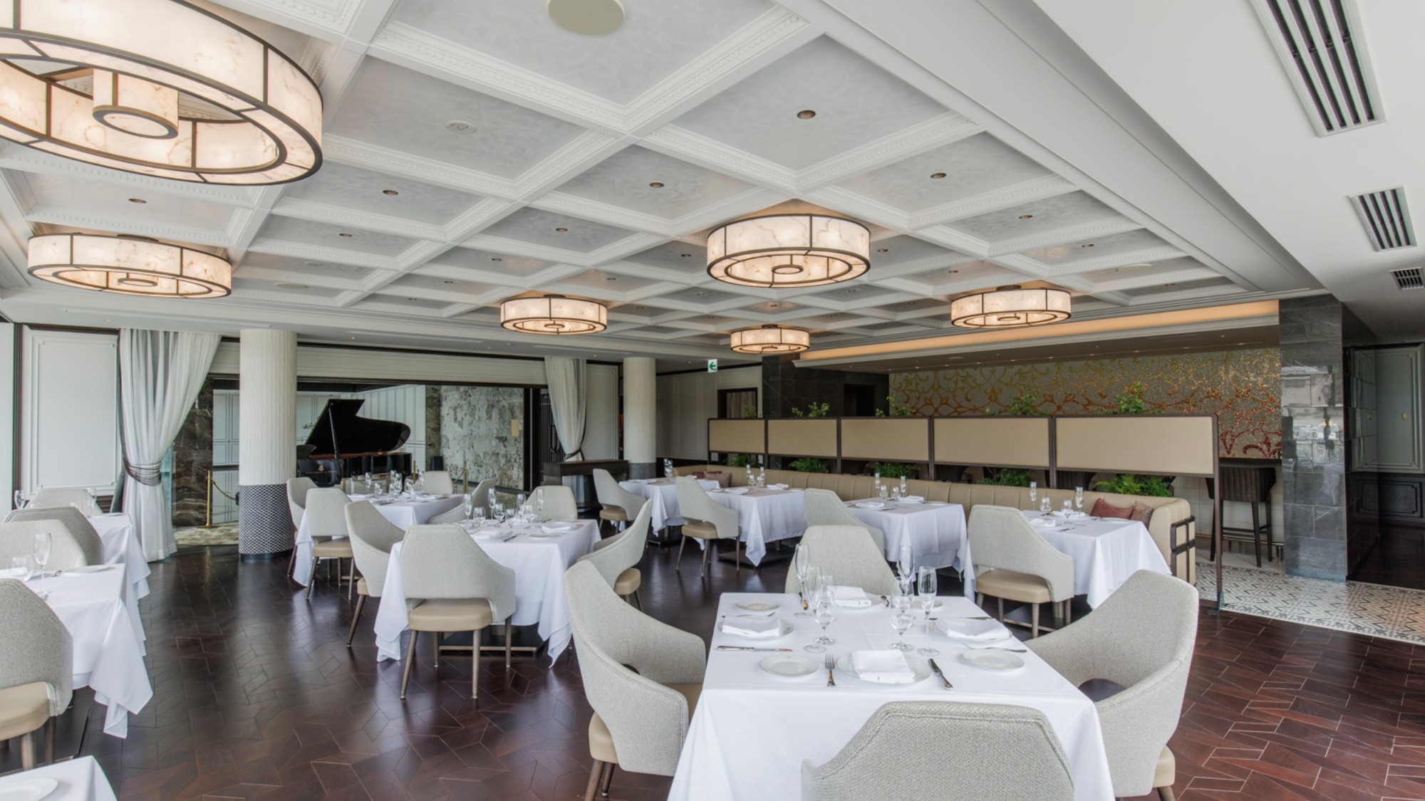 Restaurant ALAC｜「最高の料理を最高のサービスで」