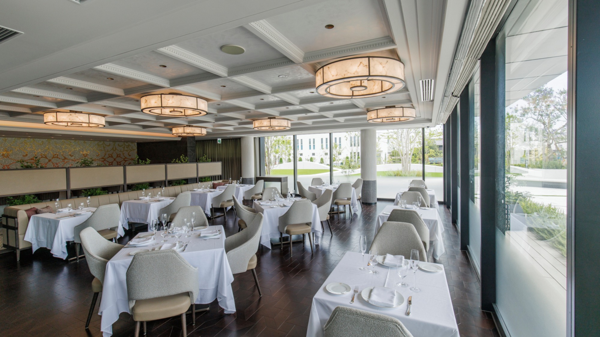 Restaurant ALAC｜「最高の料理を最高のサービスで」