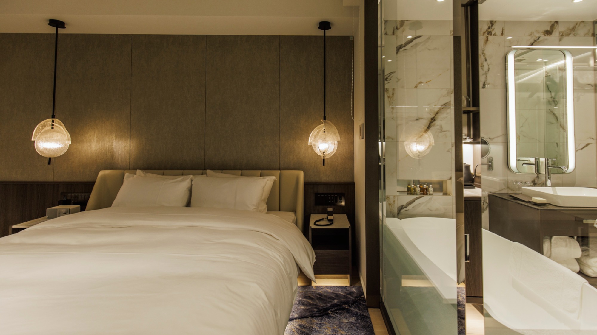 Double Room｜平均32平米