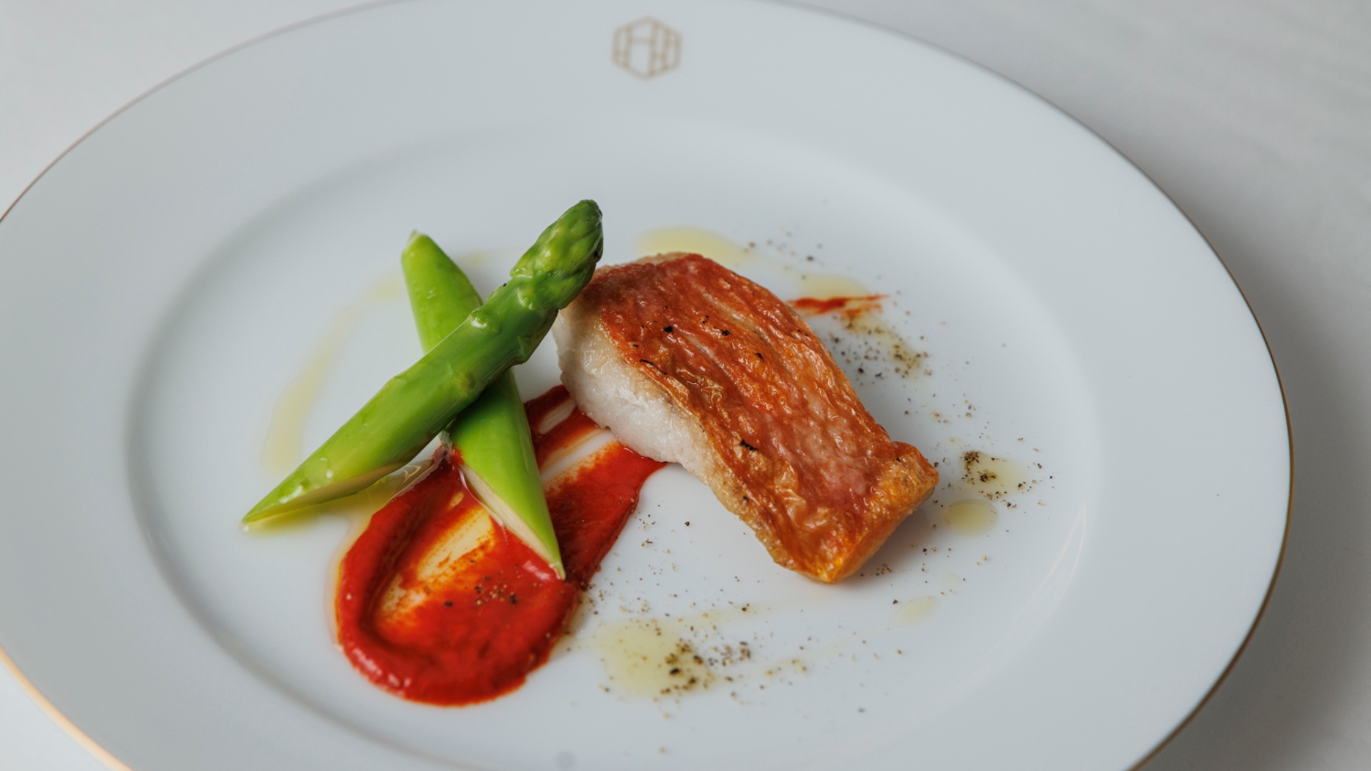 Dinner Course｜「アラクコース」本日の魚料理一例