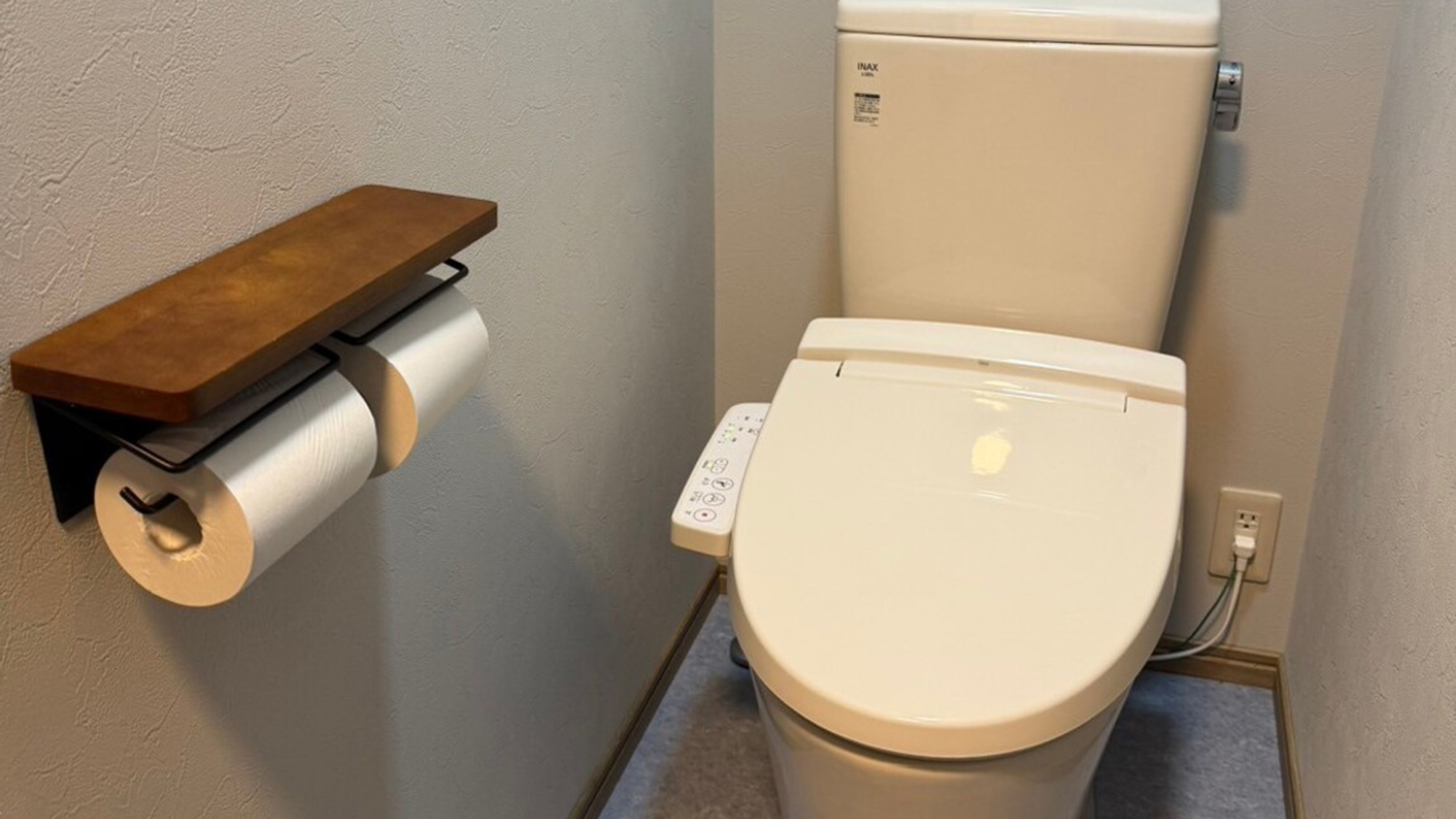 ・【トイレ】温水洗浄機能付き。いつでも快適にご利用いただけます