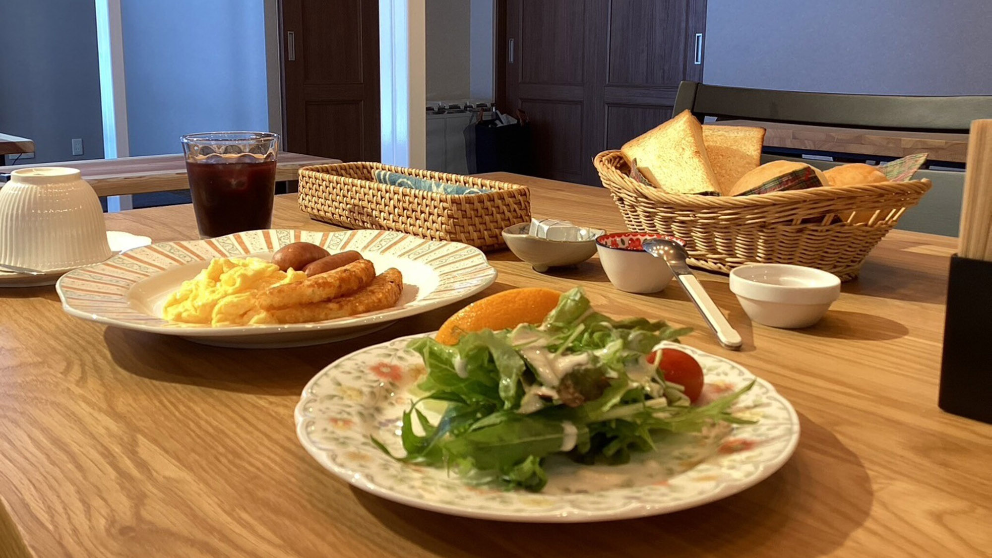 ・【朝食一例】卵料理やハッシュドポテト、ウインナー等ボリュームたっぷりの洋朝食