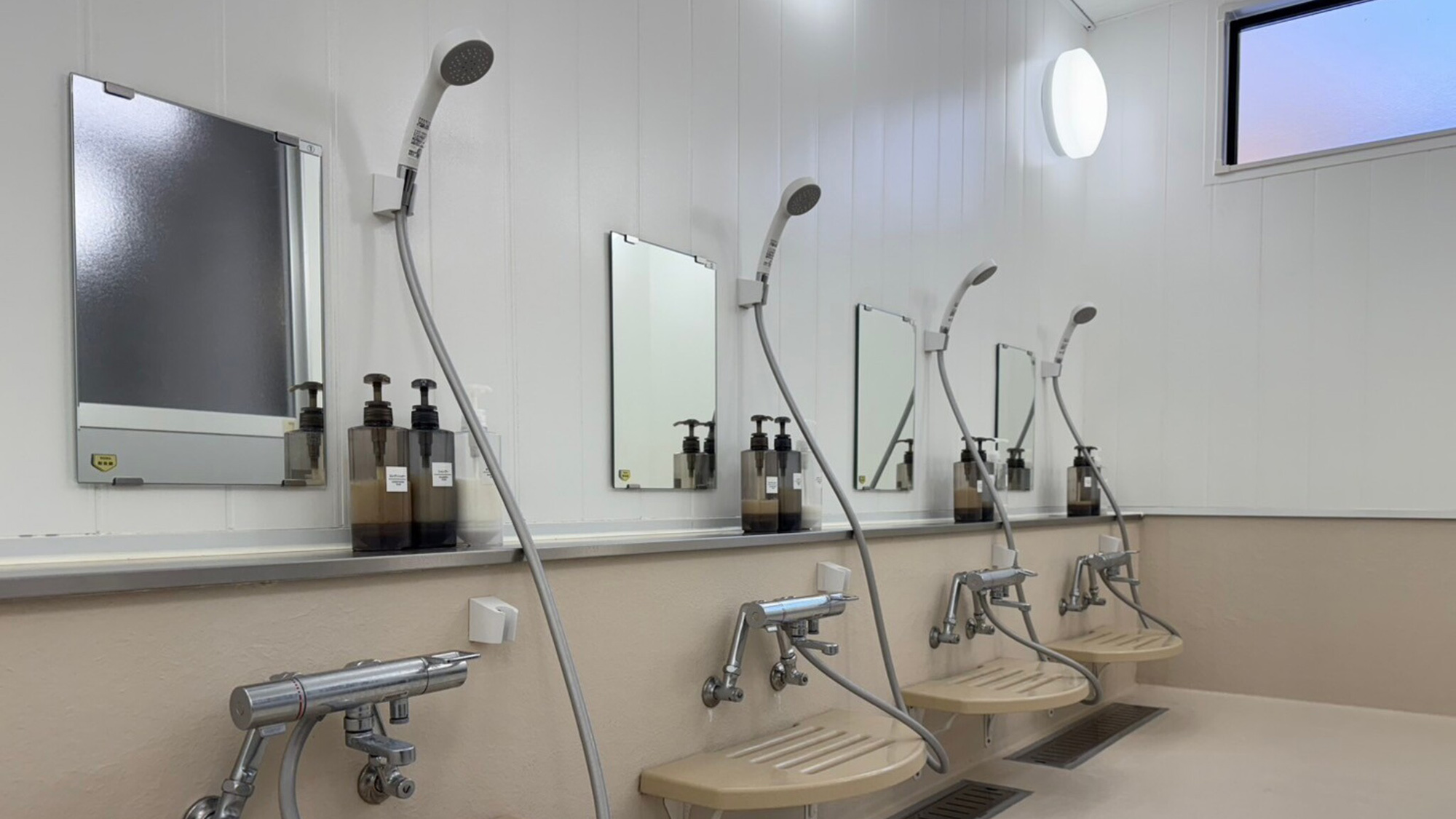 ・【バスルーム】清潔なバスルームで、心身ともにリフレッシュ