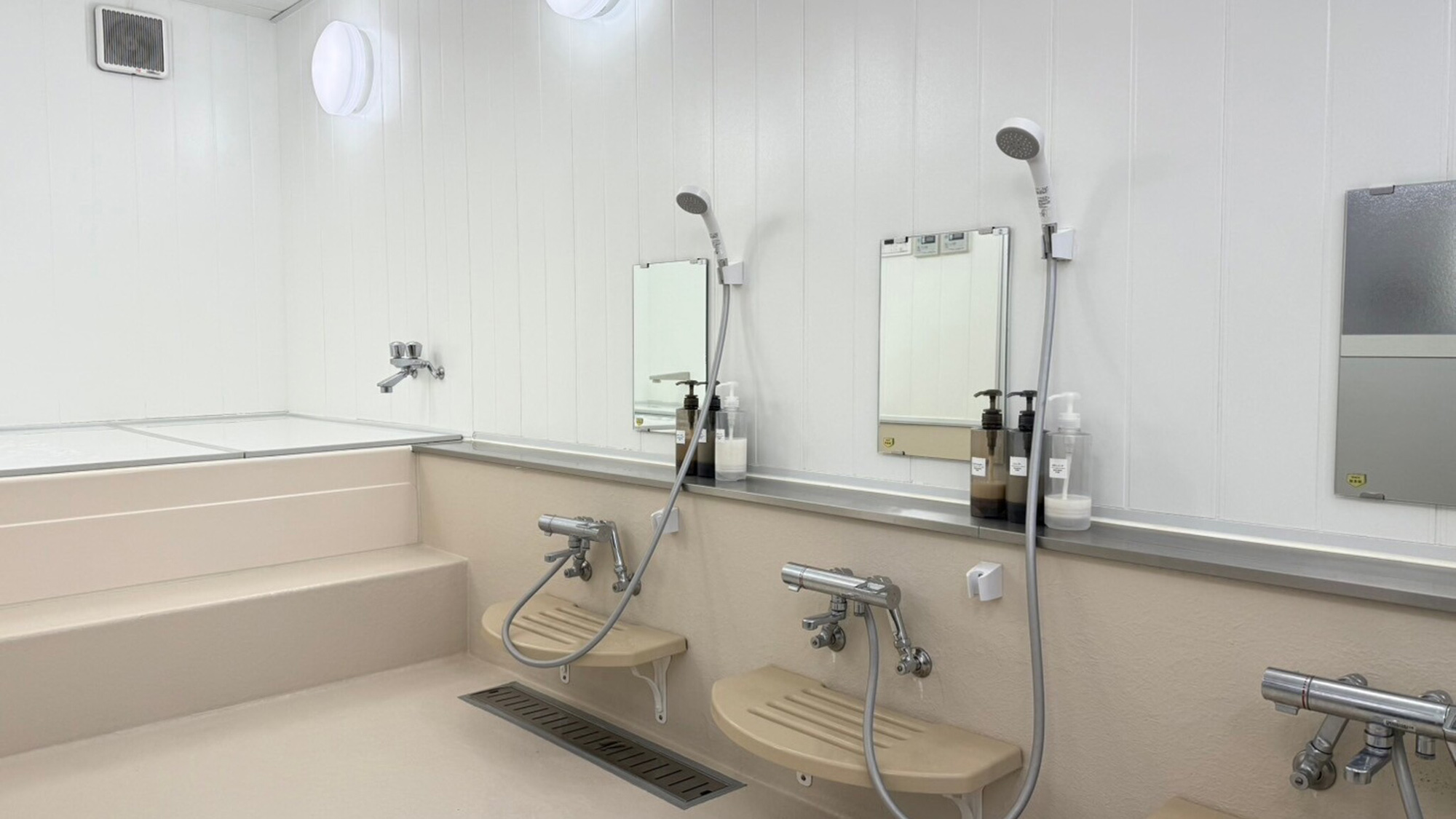 ・【バスルーム】シャンプー・コンディショナー、ボディソープをご用意しております