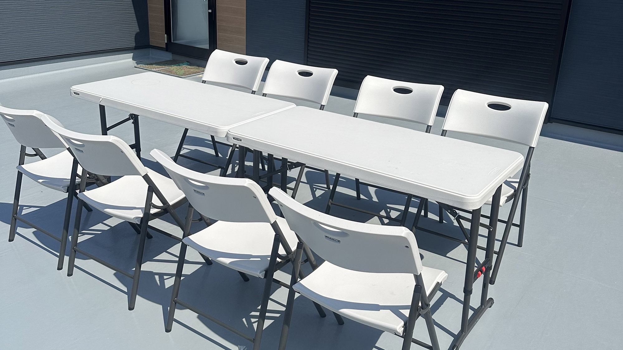 ・【2F/バルコニー】開放感のあるスペースでBBQ。ワンちゃんを遊ばせることもできます