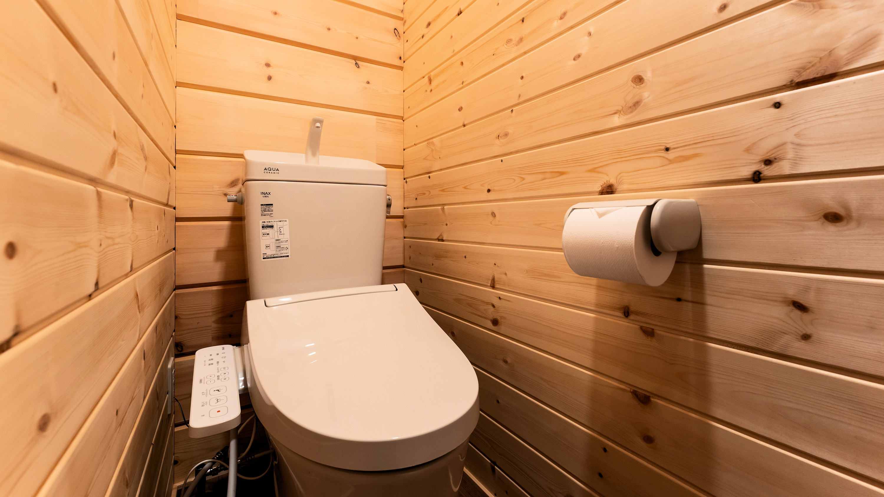 【部屋】温泉付コテージ Room04／定員1～2名／ベッドルーム＋リビング