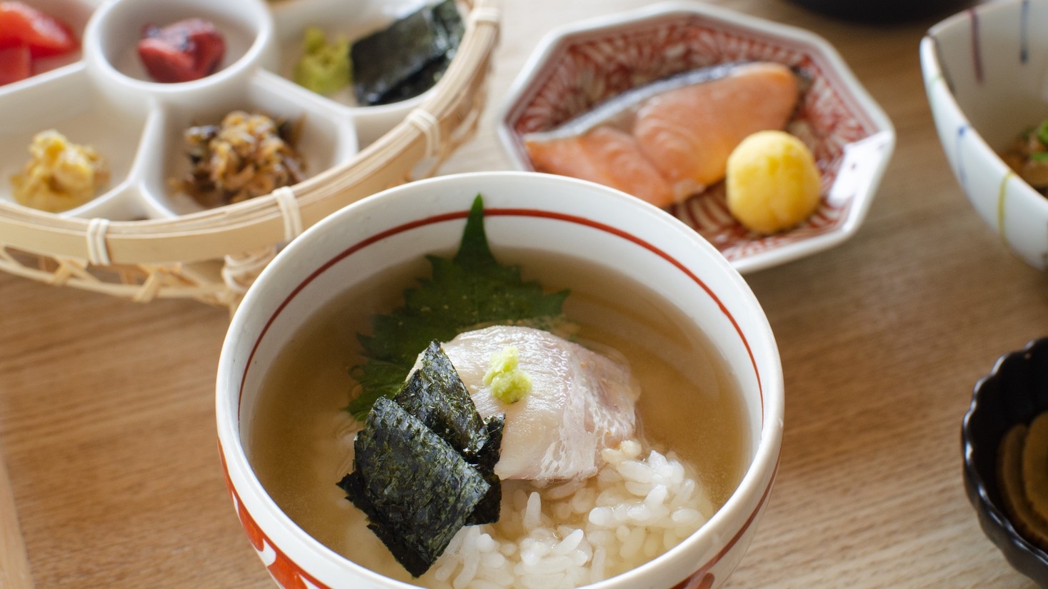 【朝食のみ】旬を味わう特製出汁茶漬け御膳｜笠庵 賛否両論