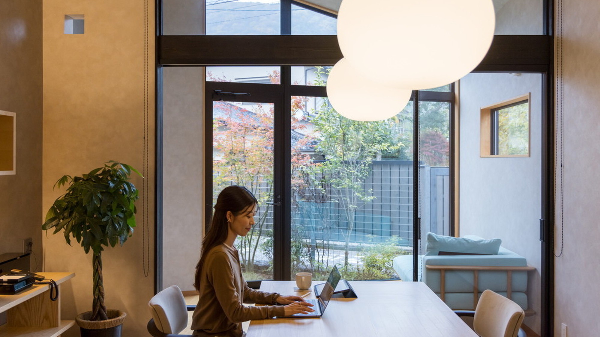 スイート　ダイニングテーブル